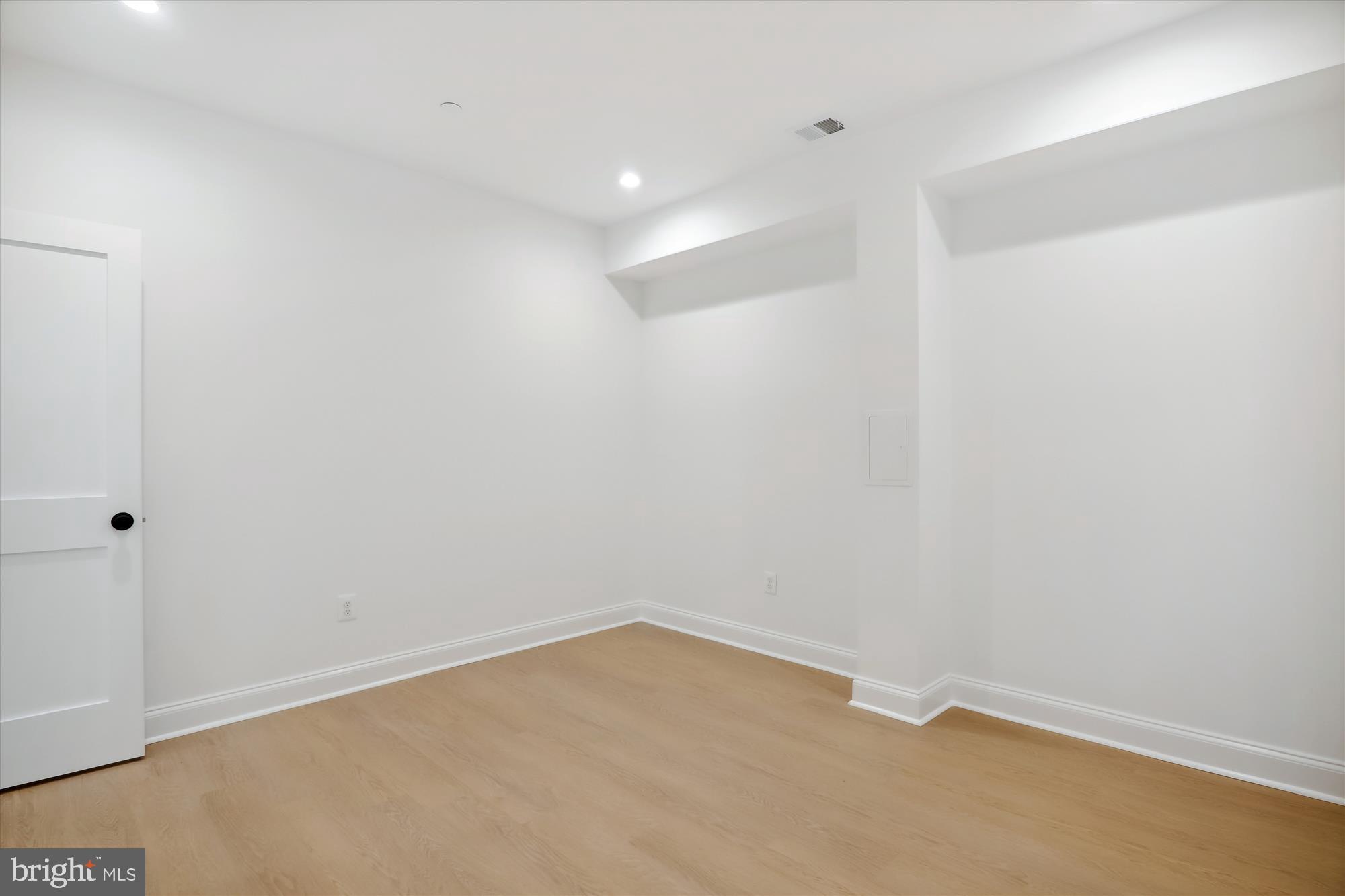 CHEVY CHASE MANOR - Residential