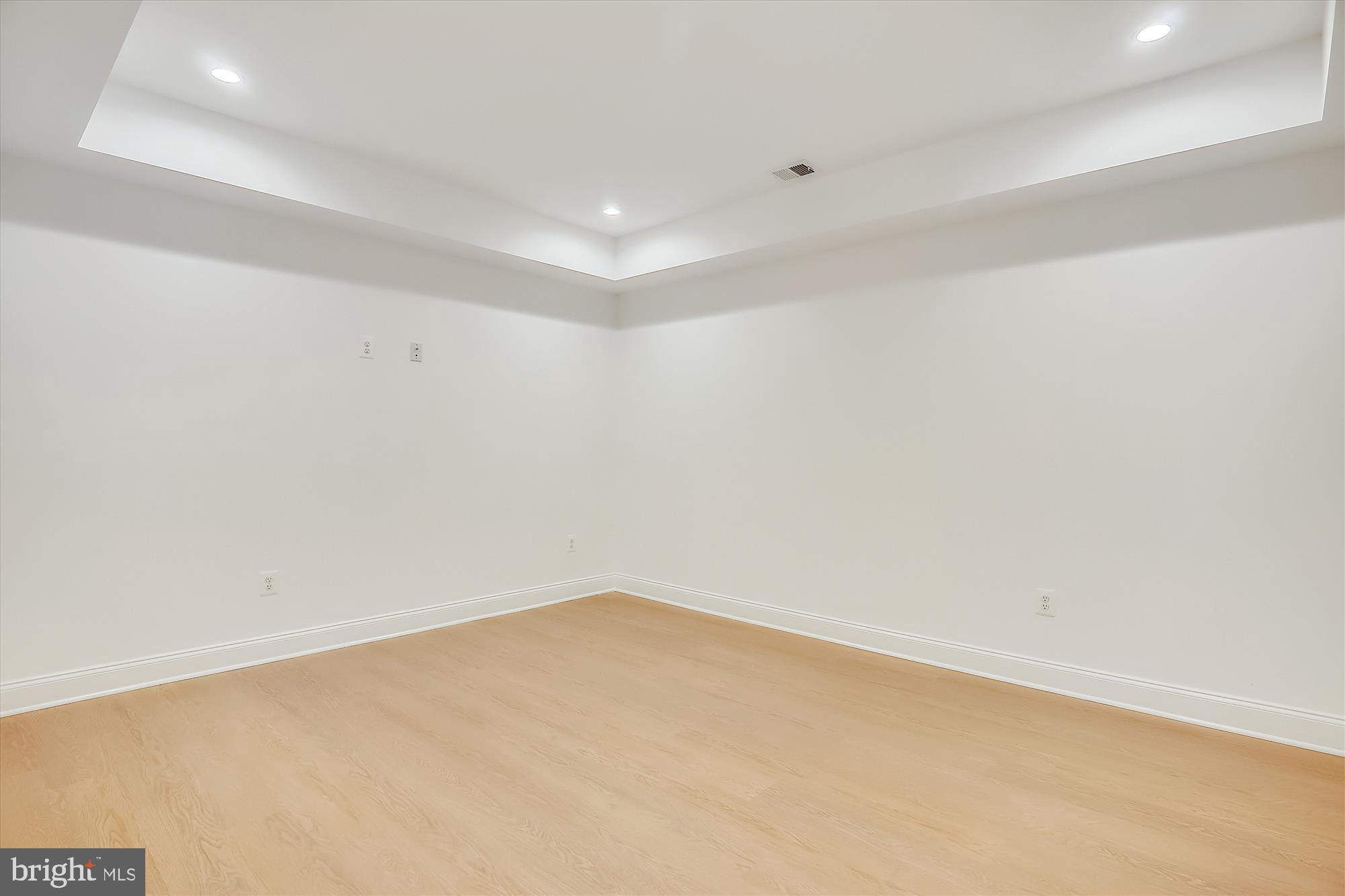 CHEVY CHASE MANOR - Residential