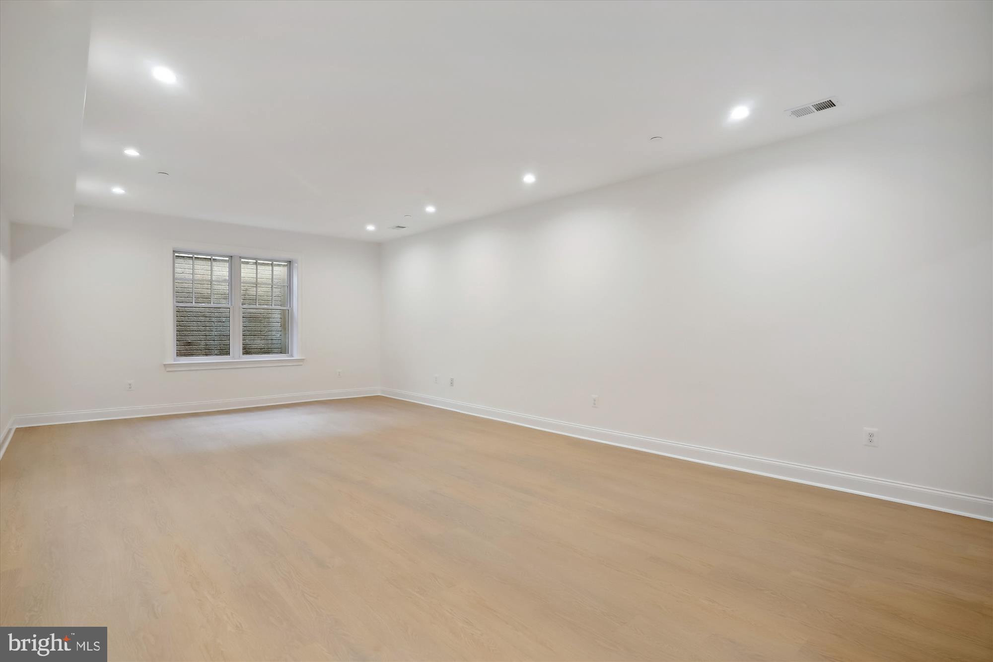 CHEVY CHASE MANOR - Residential