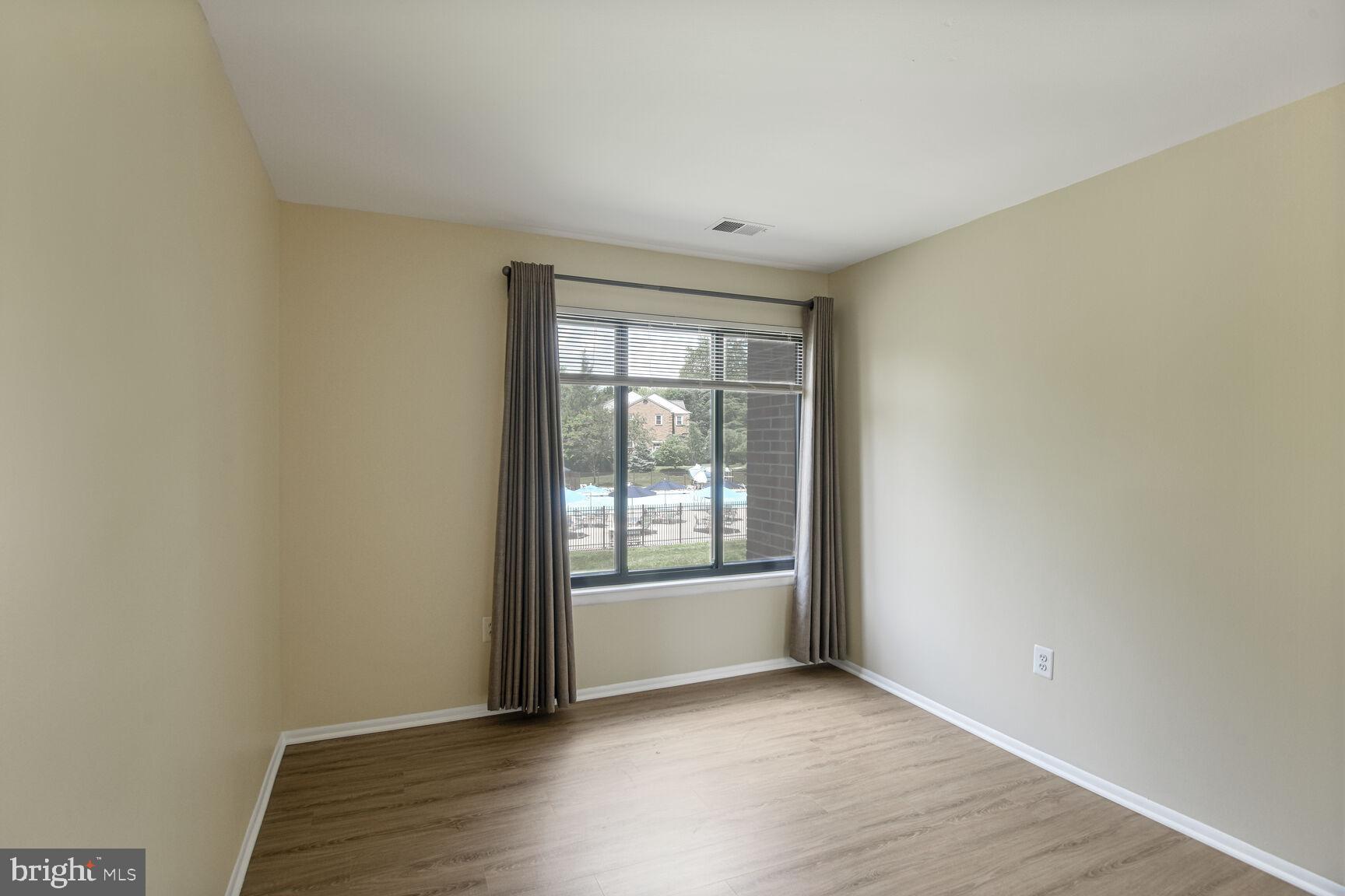 MALLARD COVE CONDOMINIUMS - Residential Lease