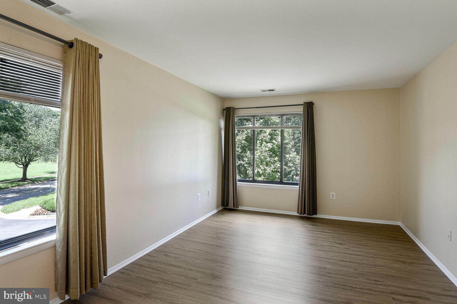 MALLARD COVE CONDOMINIUMS - Residential Lease