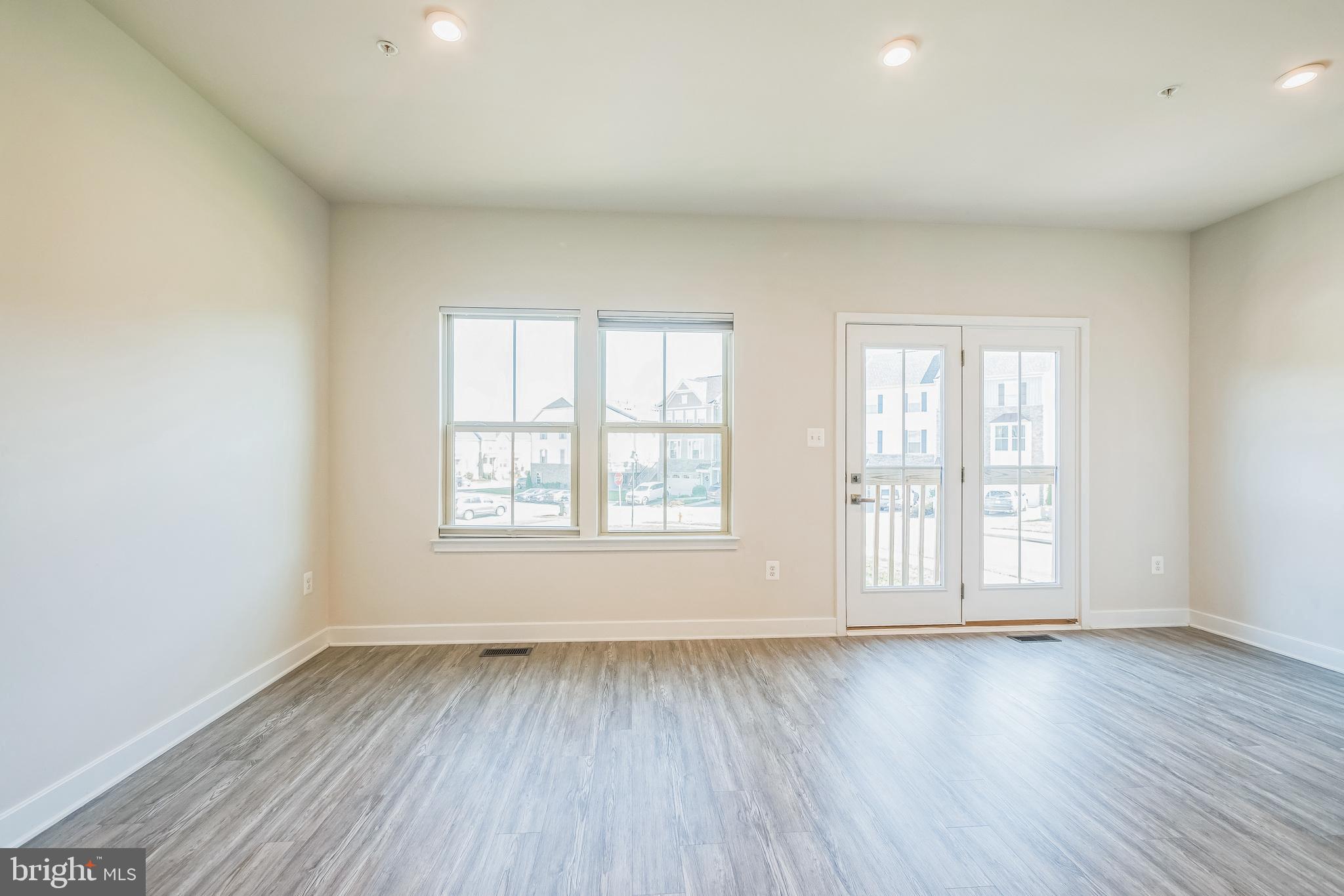 LAKE LINGANORE - Residential Lease