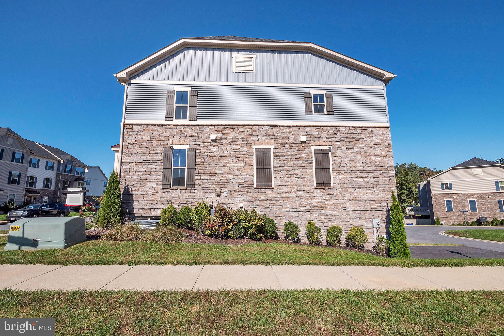 LAKE LINGANORE - Residential Lease