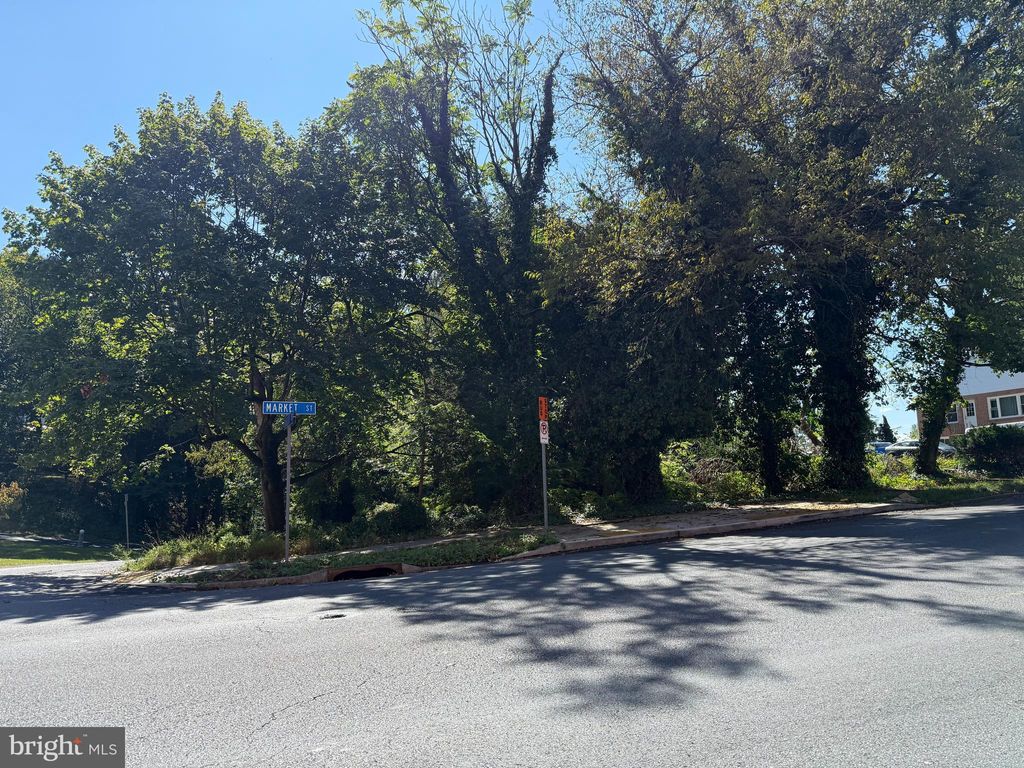 Photo of 2325 Market Street, HARRISBURG, PA 17103 (MLS # PADA2053020)