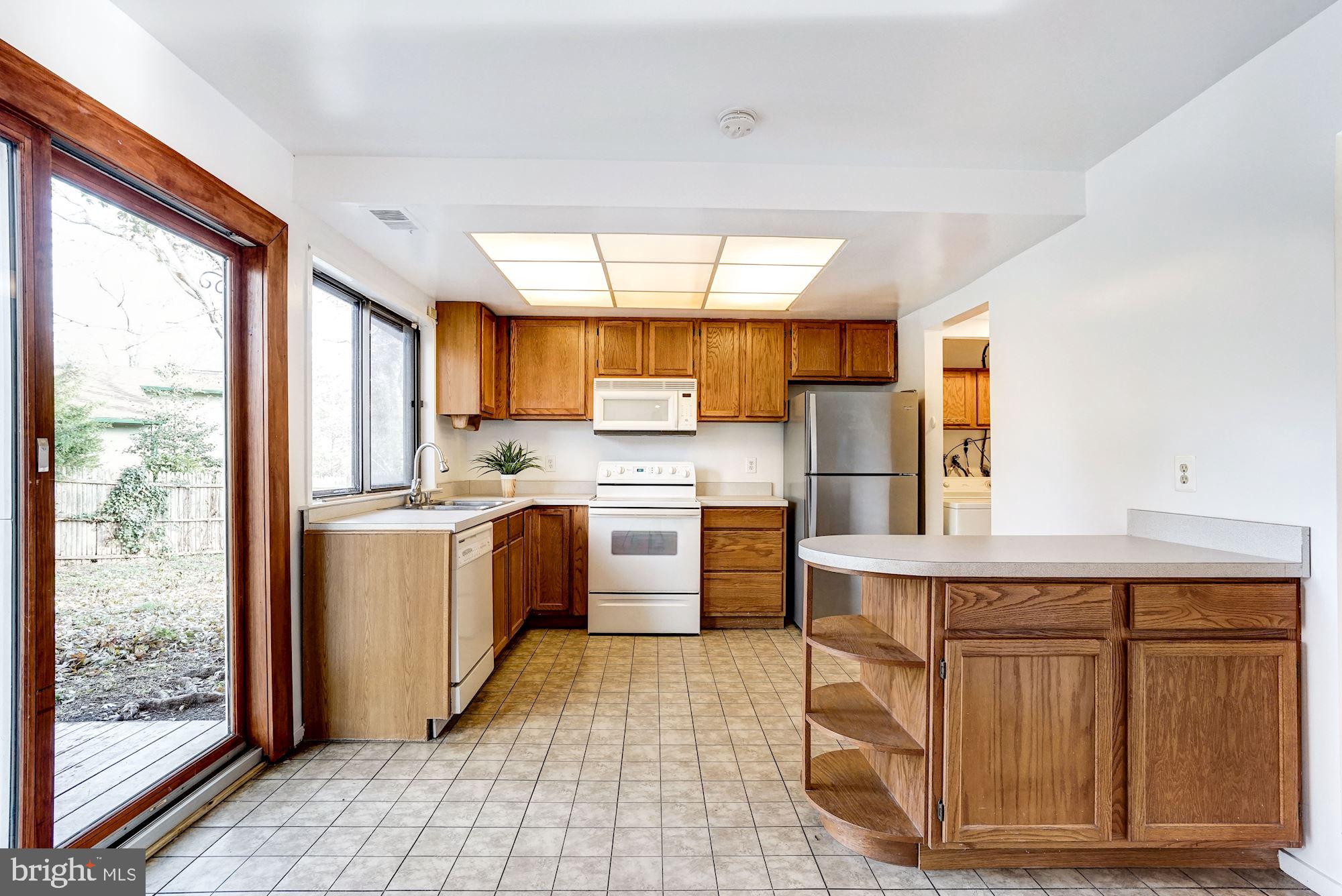 STONEYBROOKE - Residential