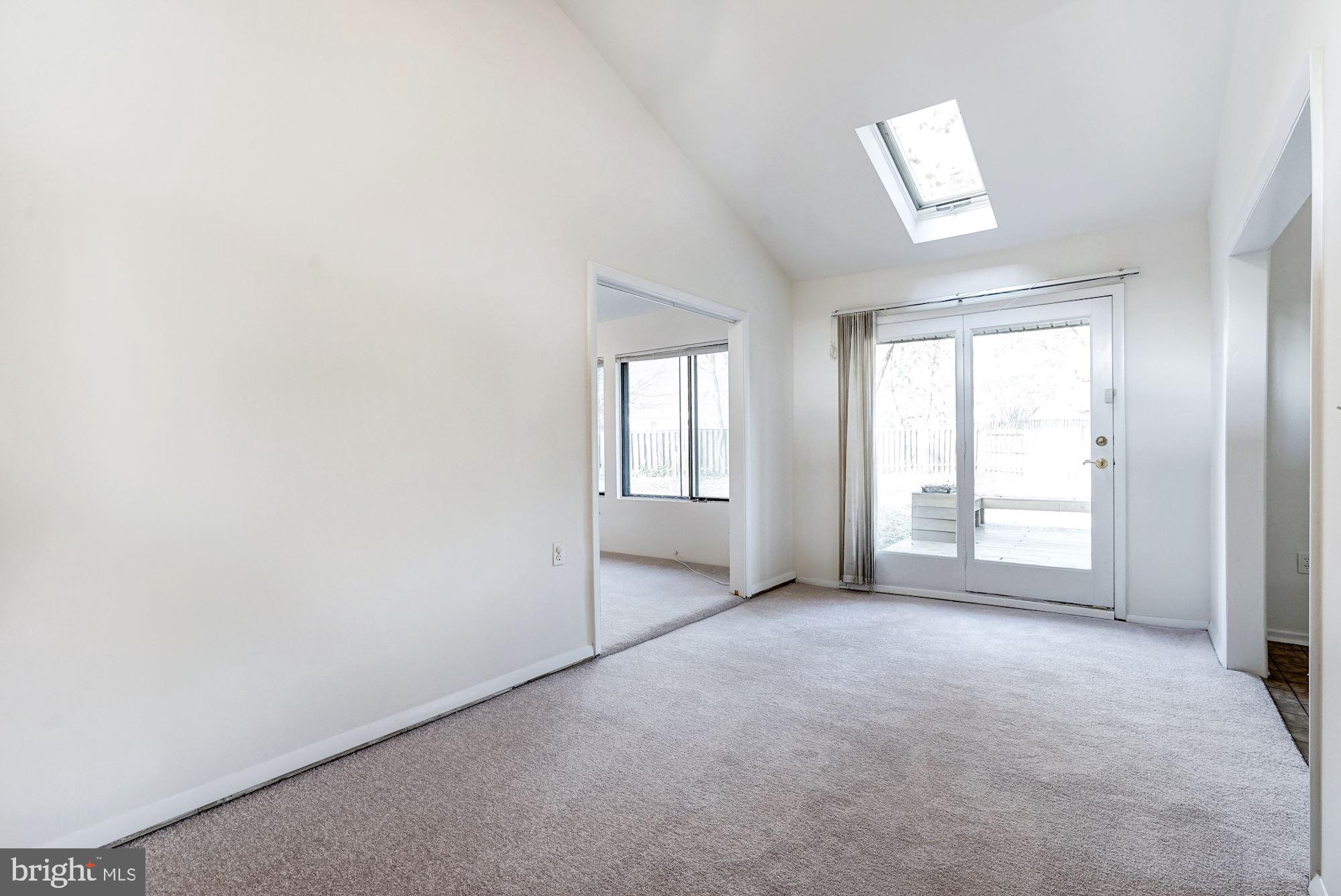 STONEYBROOKE - Residential