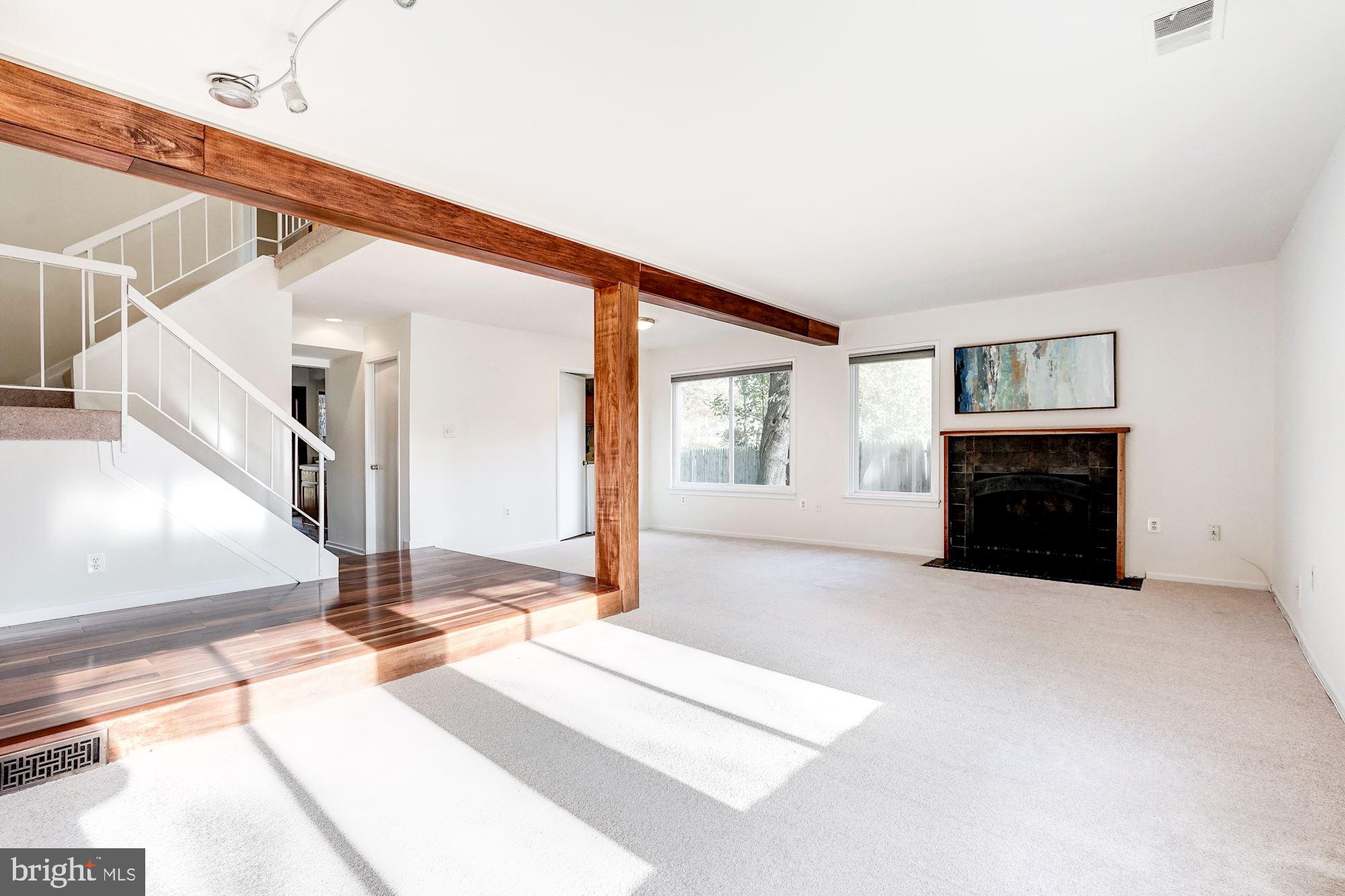 STONEYBROOKE - Residential