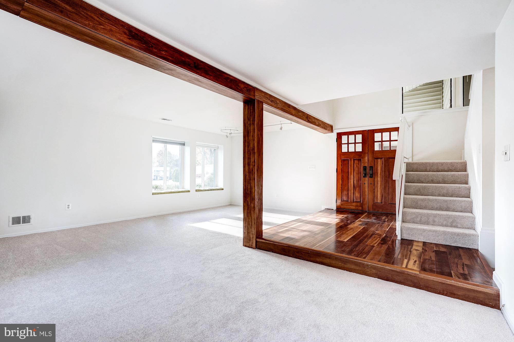 STONEYBROOKE - Residential