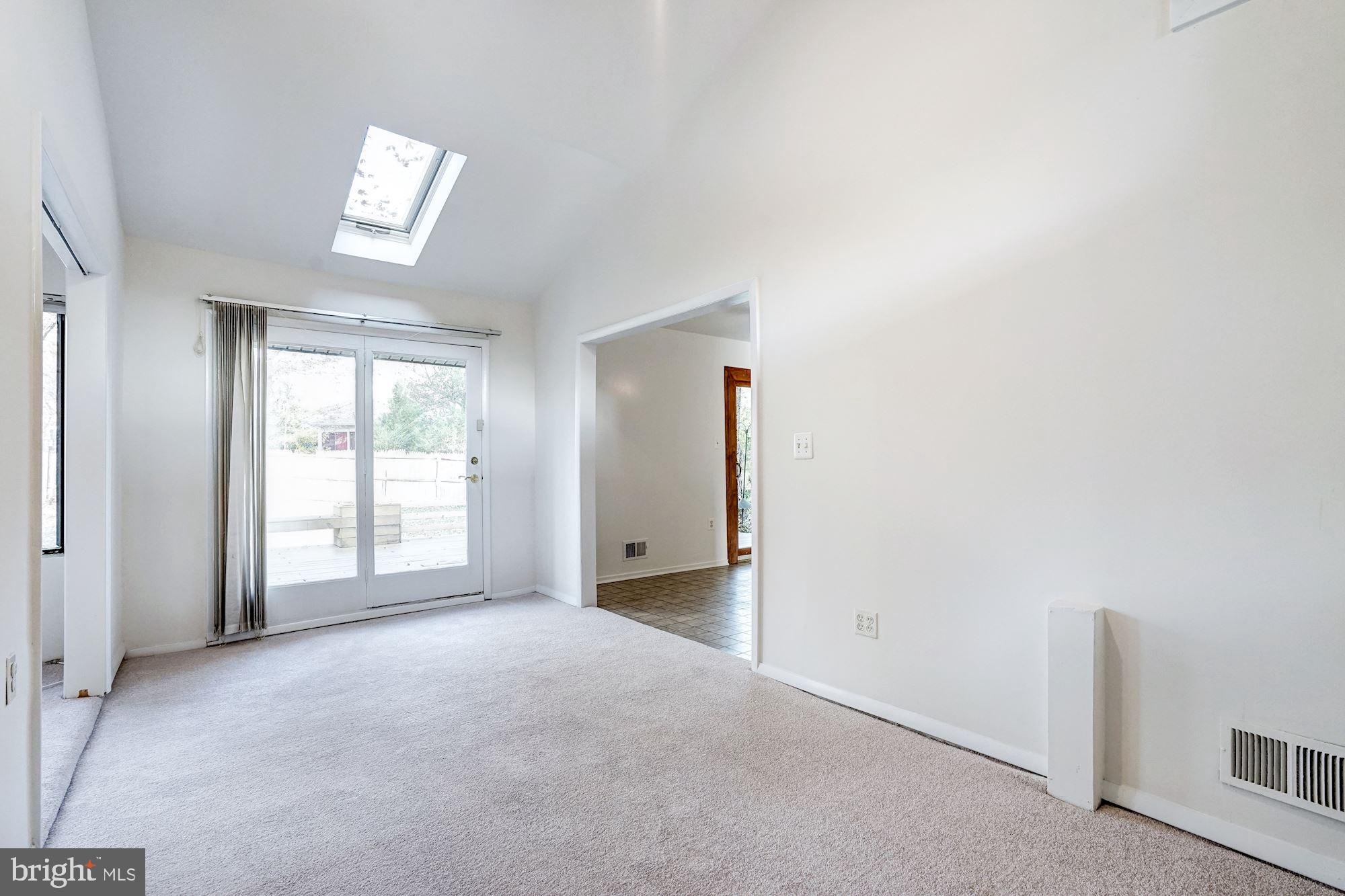 STONEYBROOKE - Residential