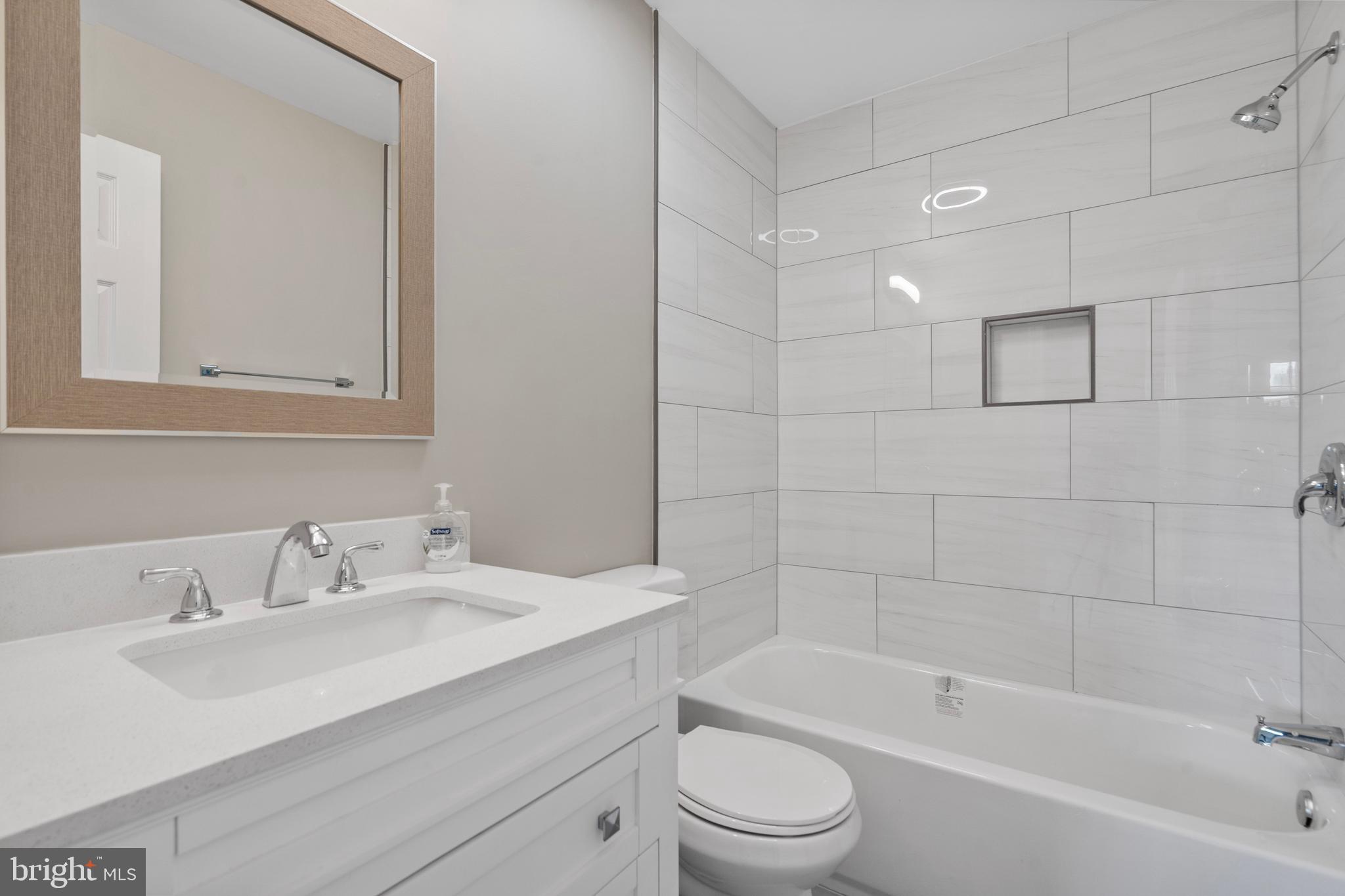 BERKSHIRE OAKWOOD - Residential