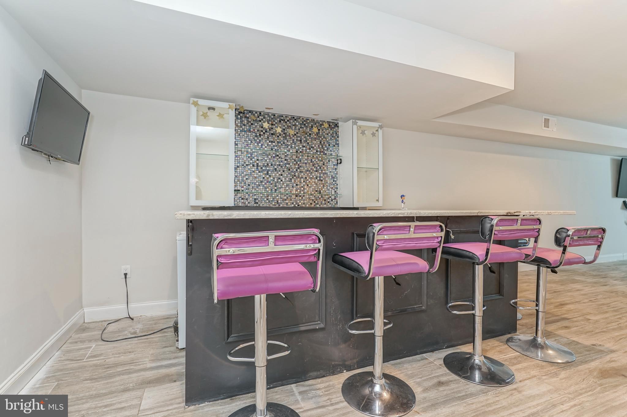 POINT BREEZE - Residential