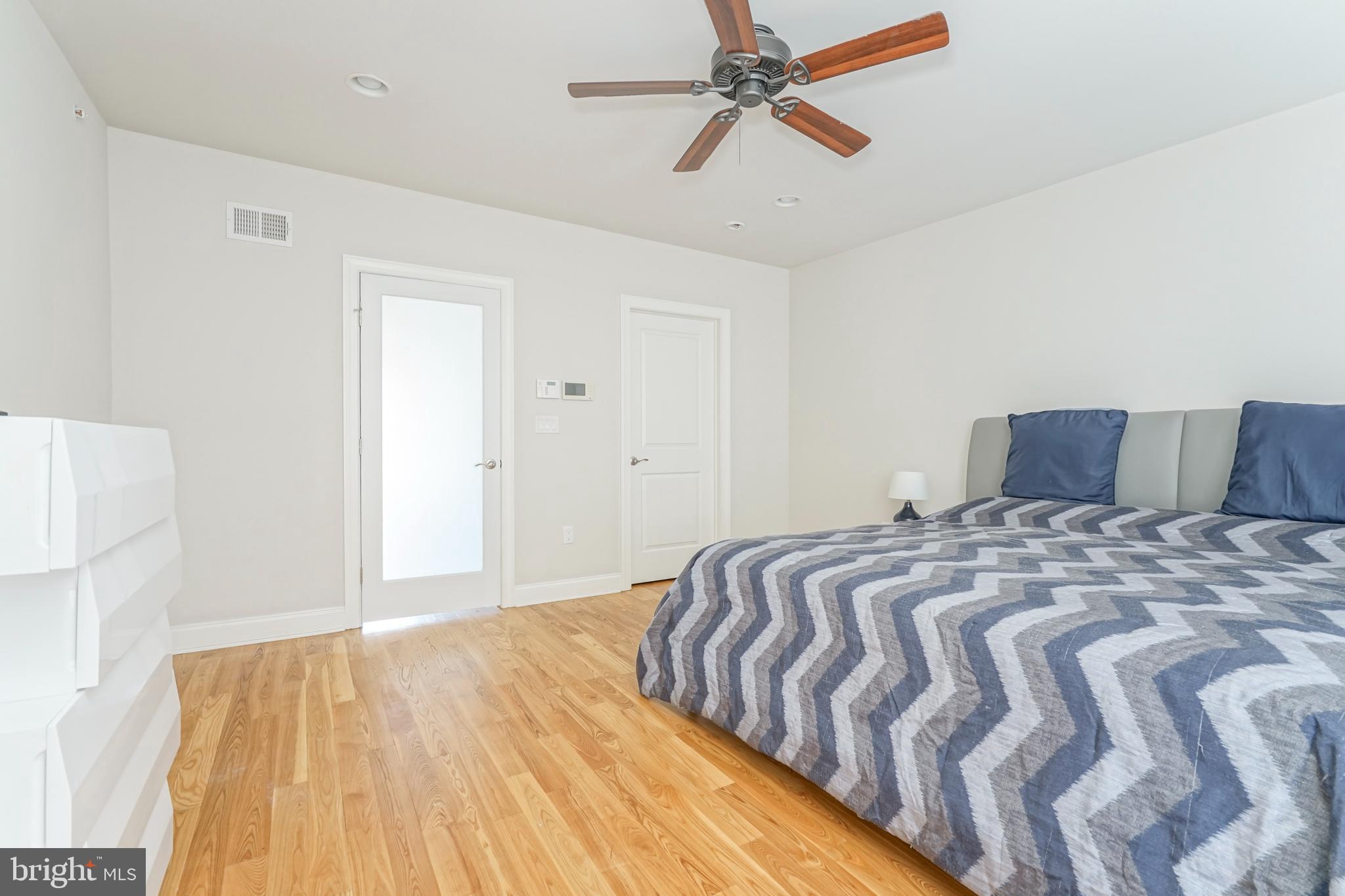 POINT BREEZE - Residential