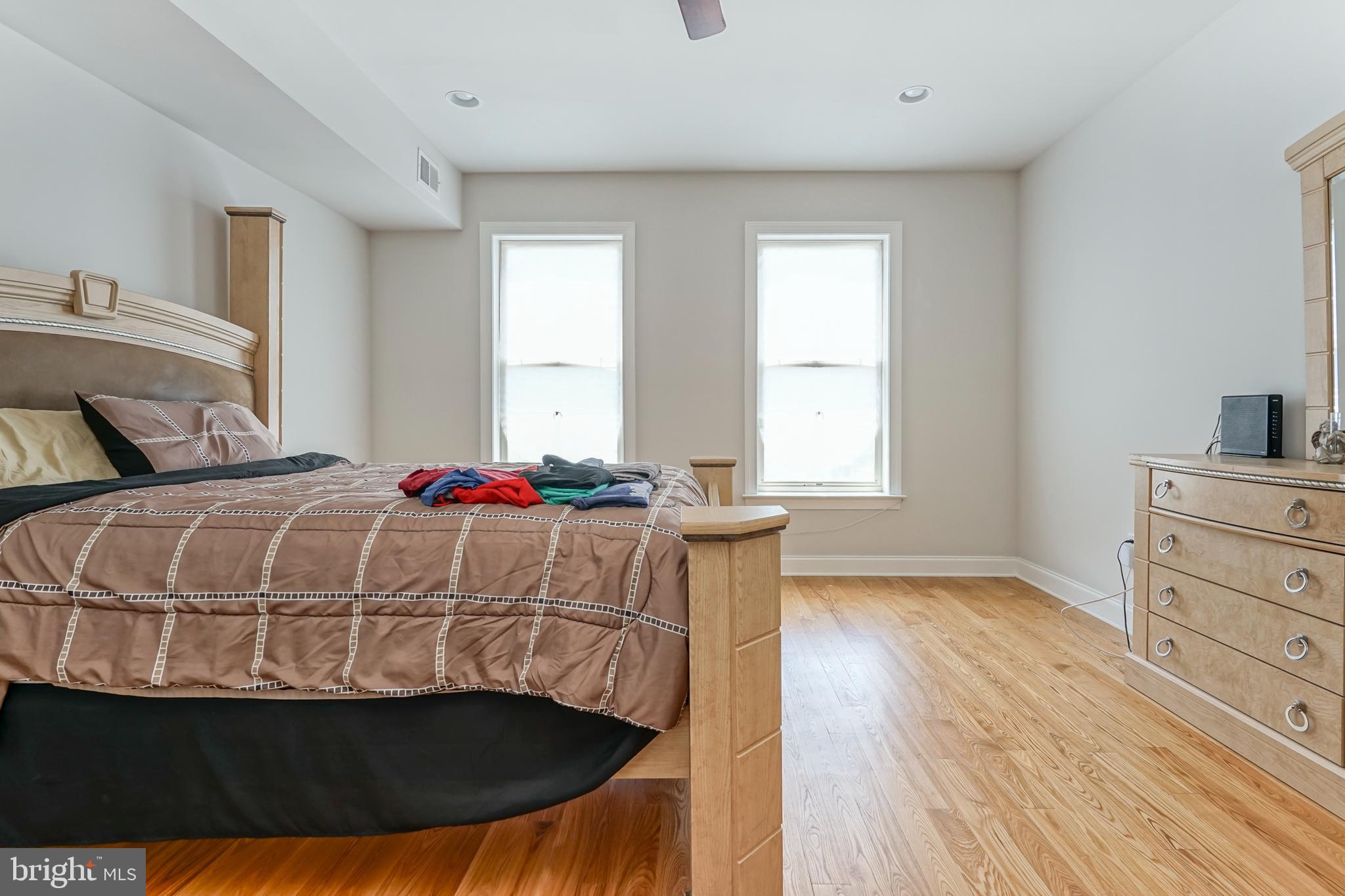 POINT BREEZE - Residential