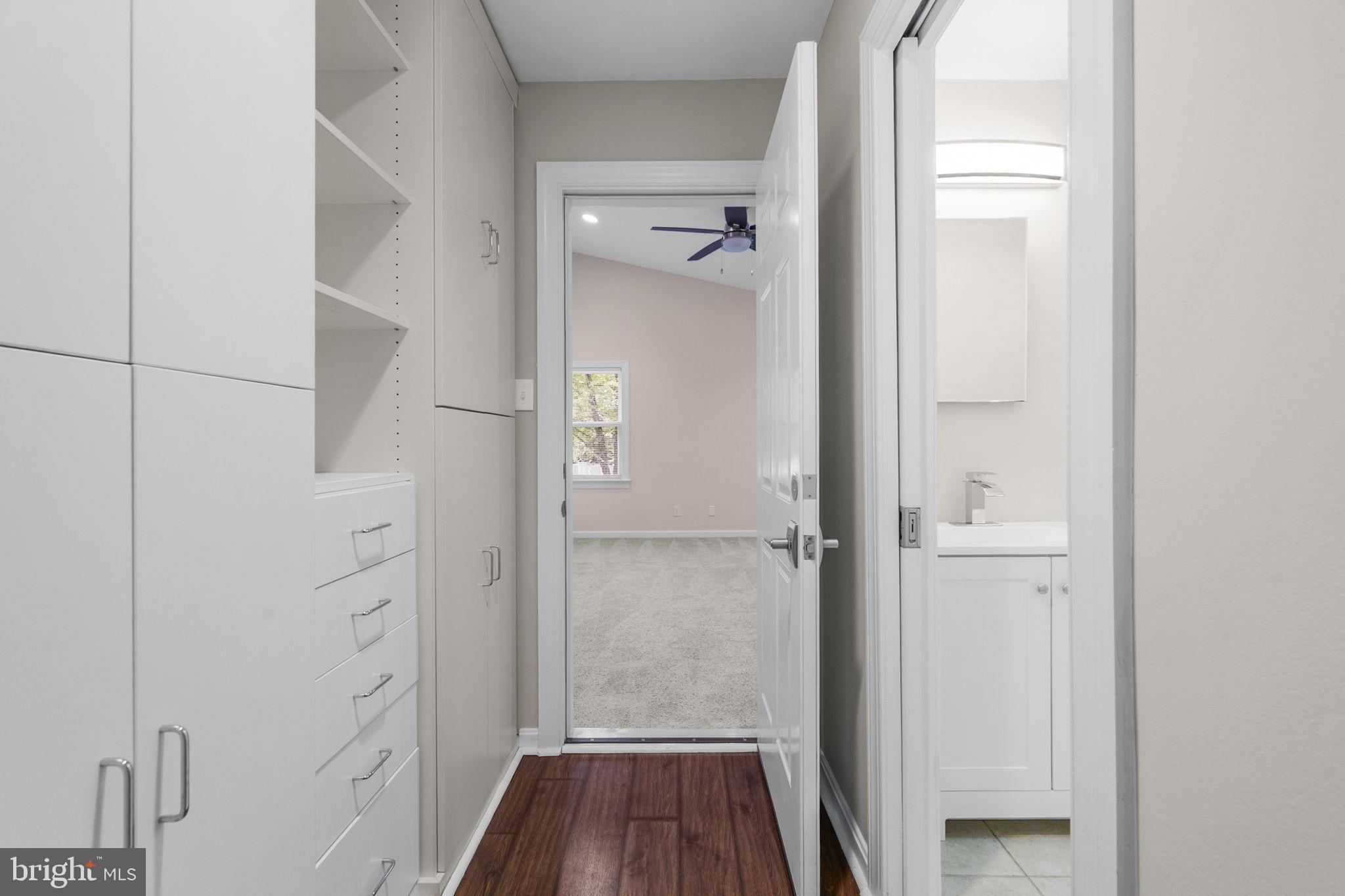 FOX MILL ESTATES - Residential