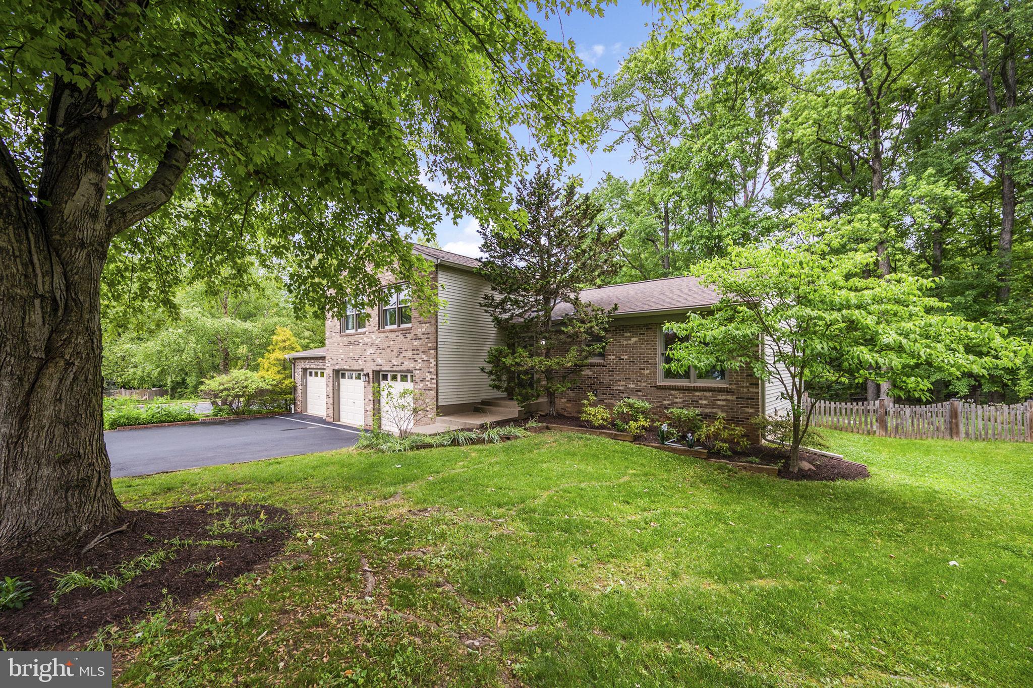 FOX MILL ESTATES - Residential