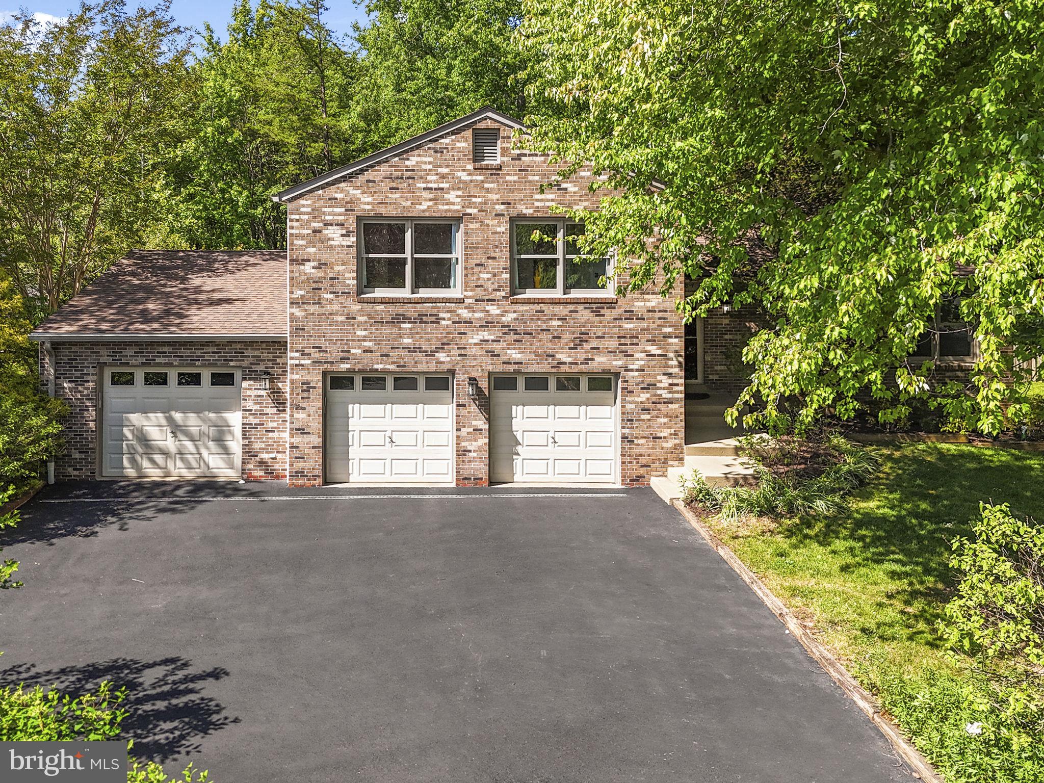 FOX MILL ESTATES - Residential