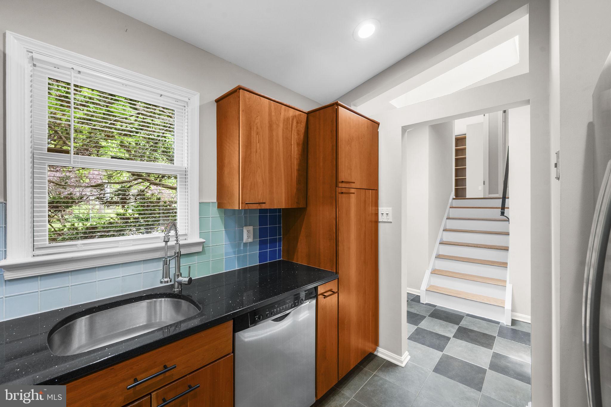 FOX MILL ESTATES - Residential