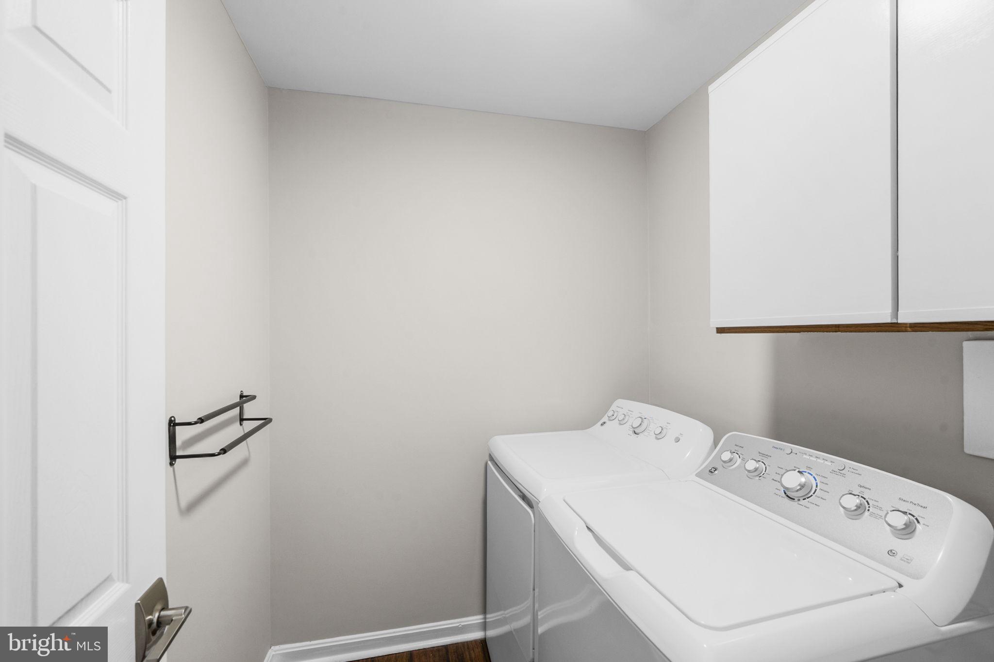 FOX MILL ESTATES - Residential