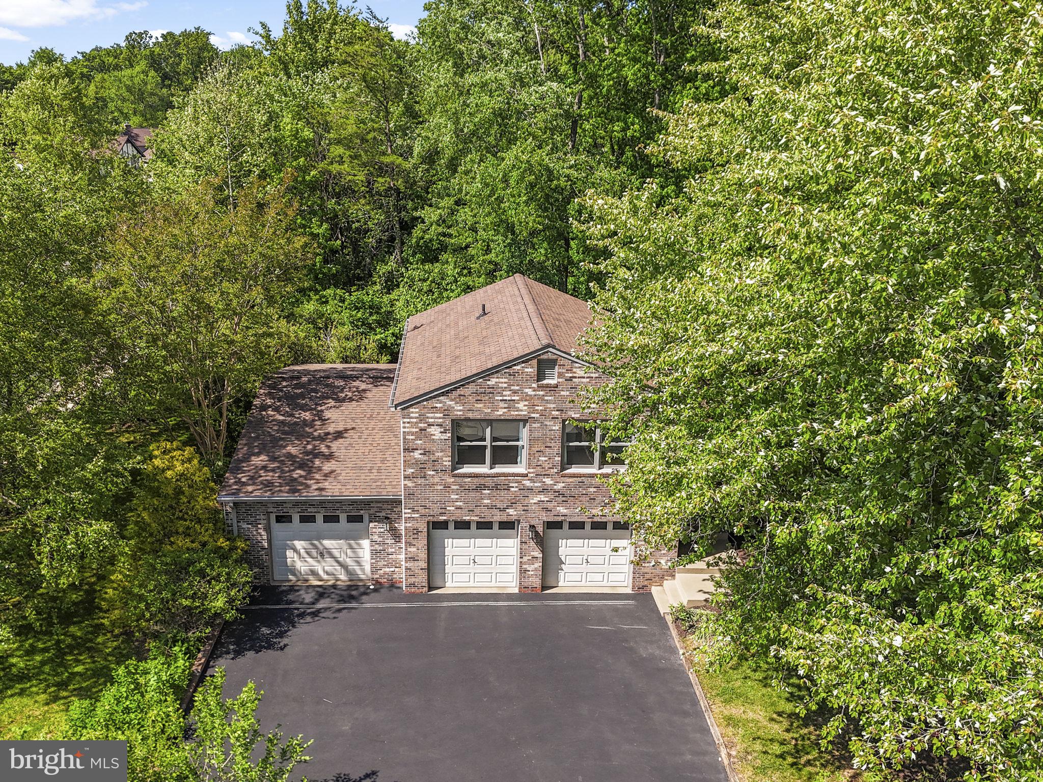 FOX MILL ESTATES - Residential