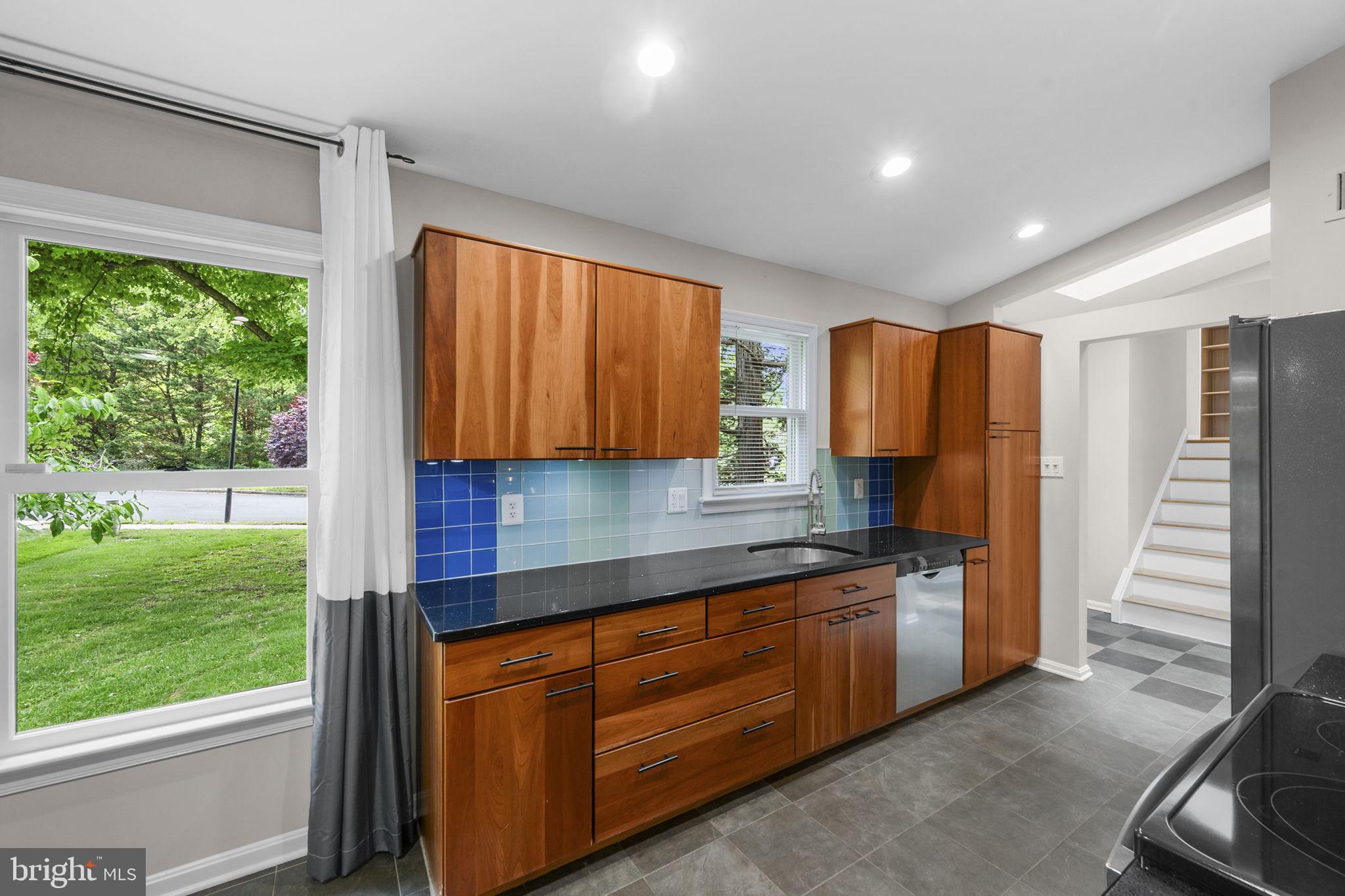 FOX MILL ESTATES - Residential