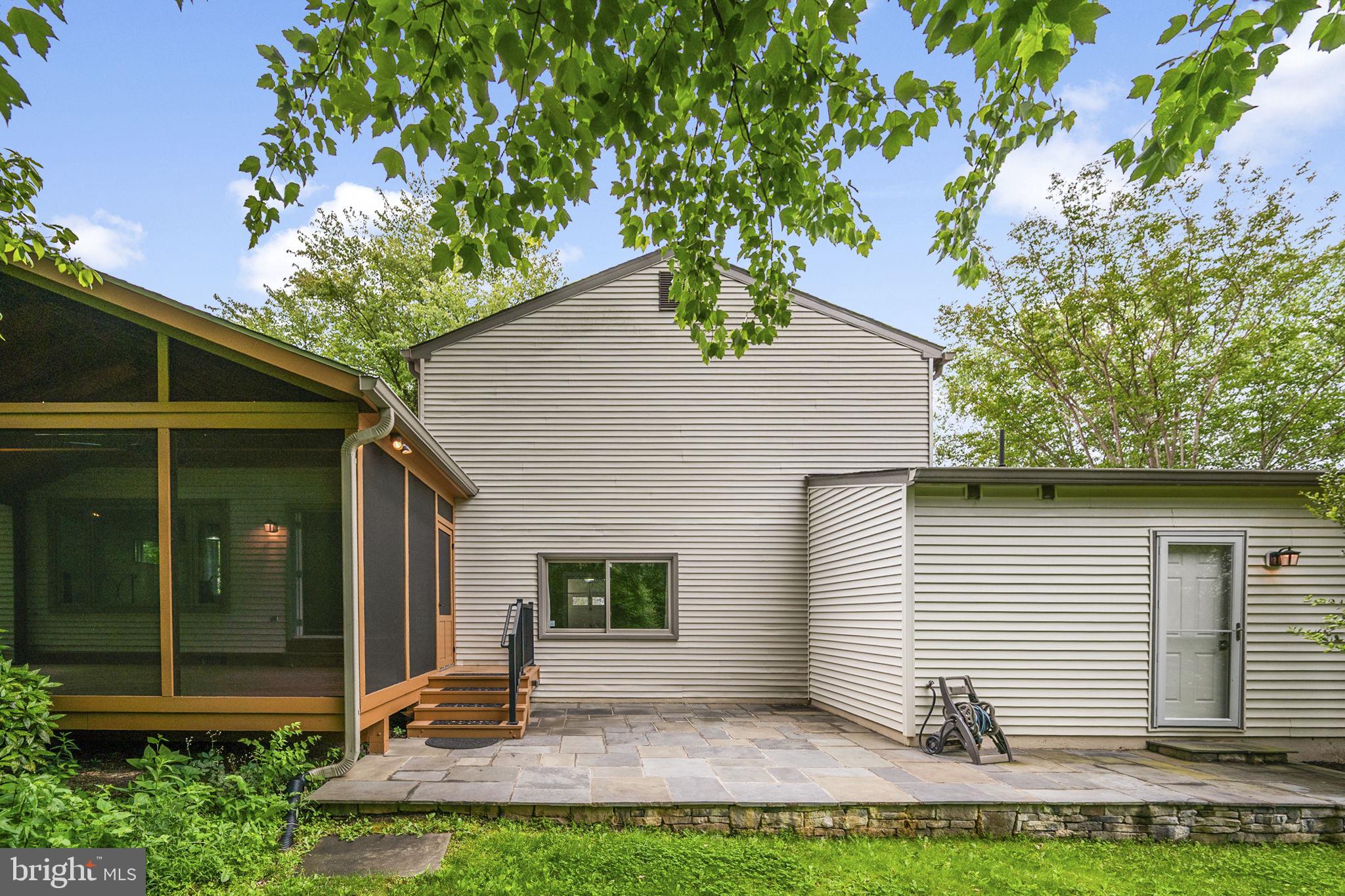 FOX MILL ESTATES - Residential
