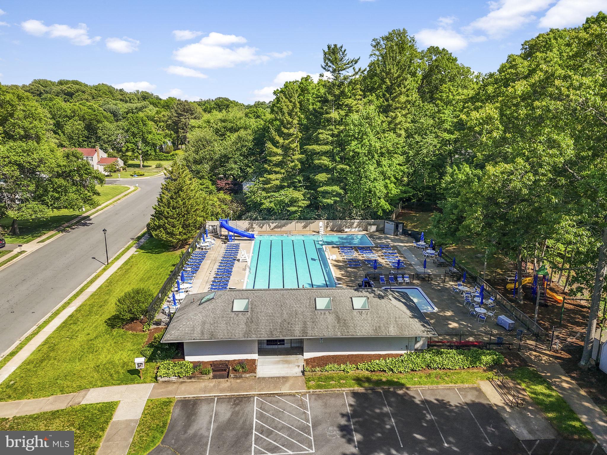 FOX MILL ESTATES - Residential