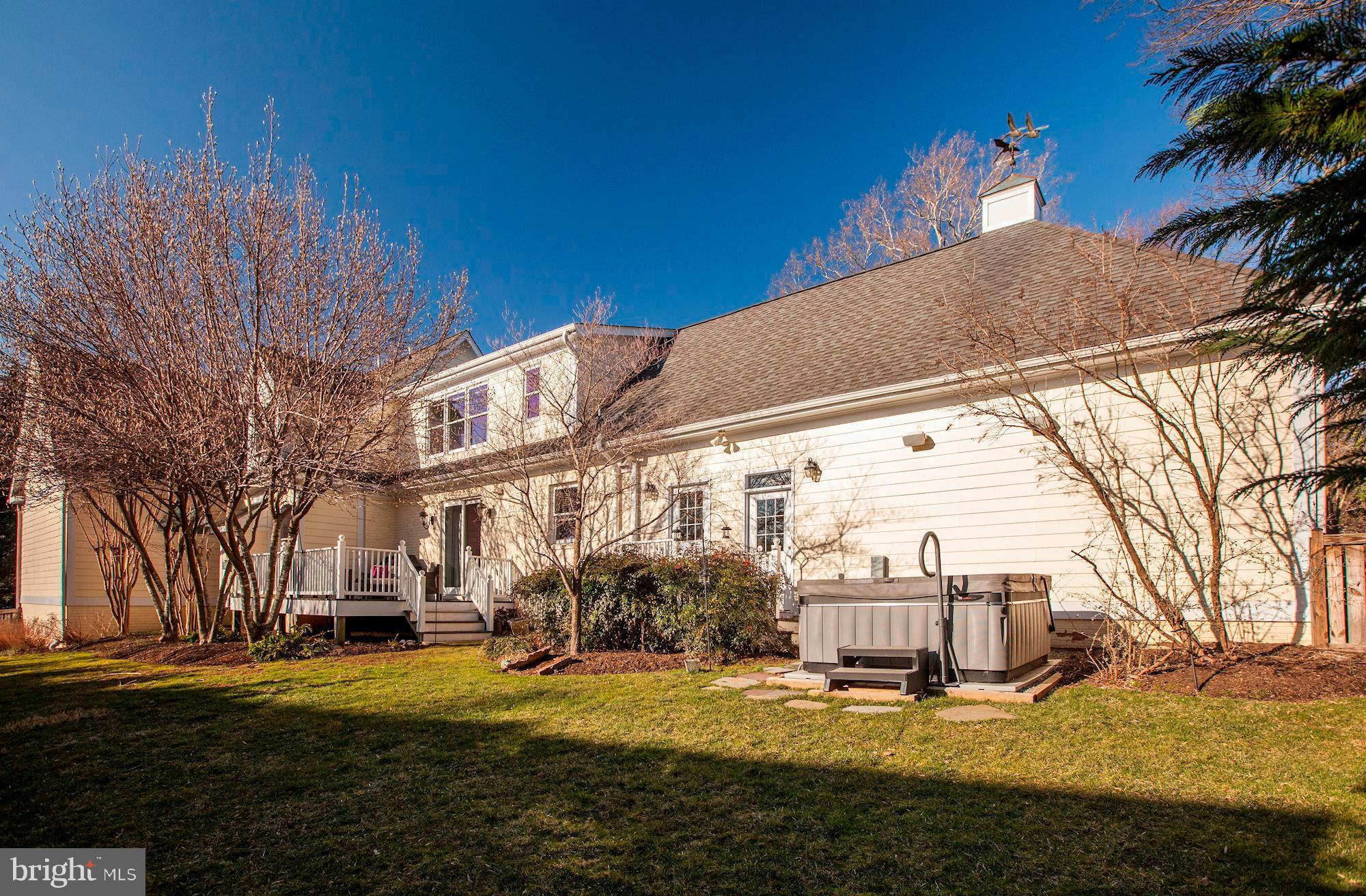 LUXMANOR - Residential