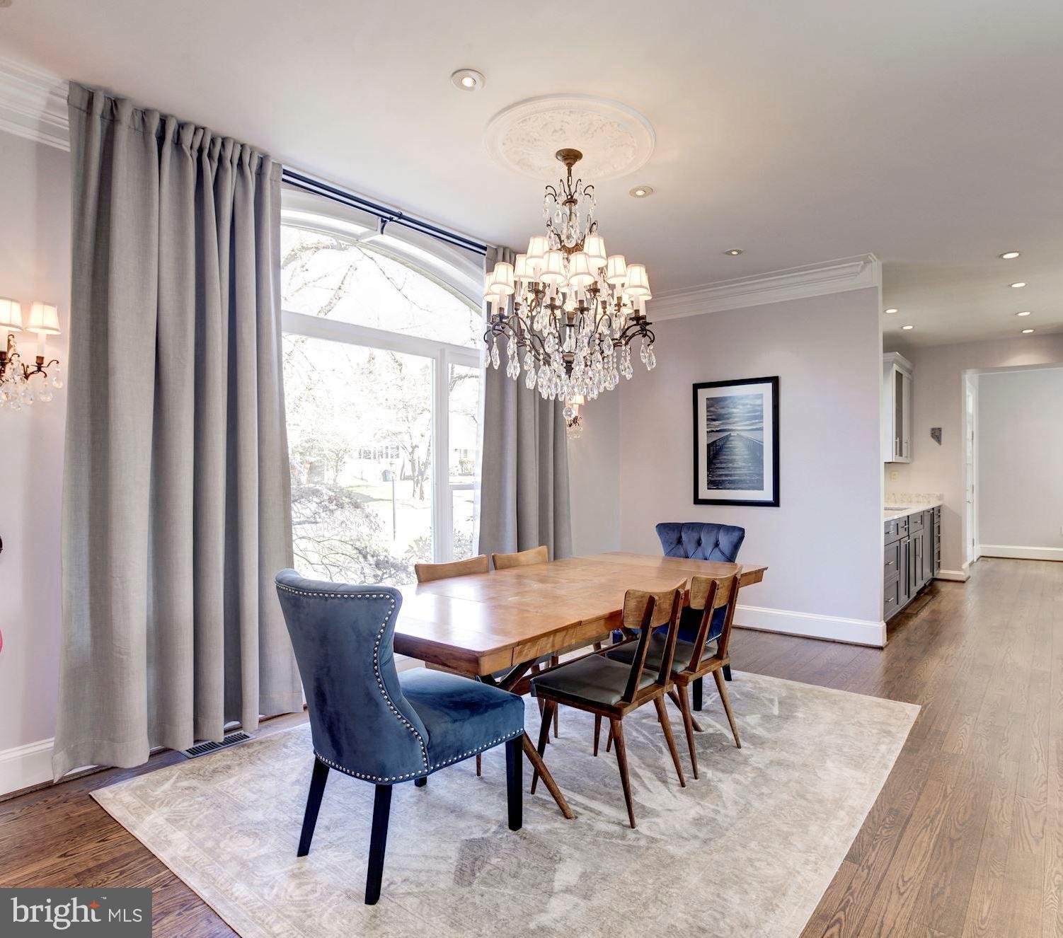 LUXMANOR - Residential