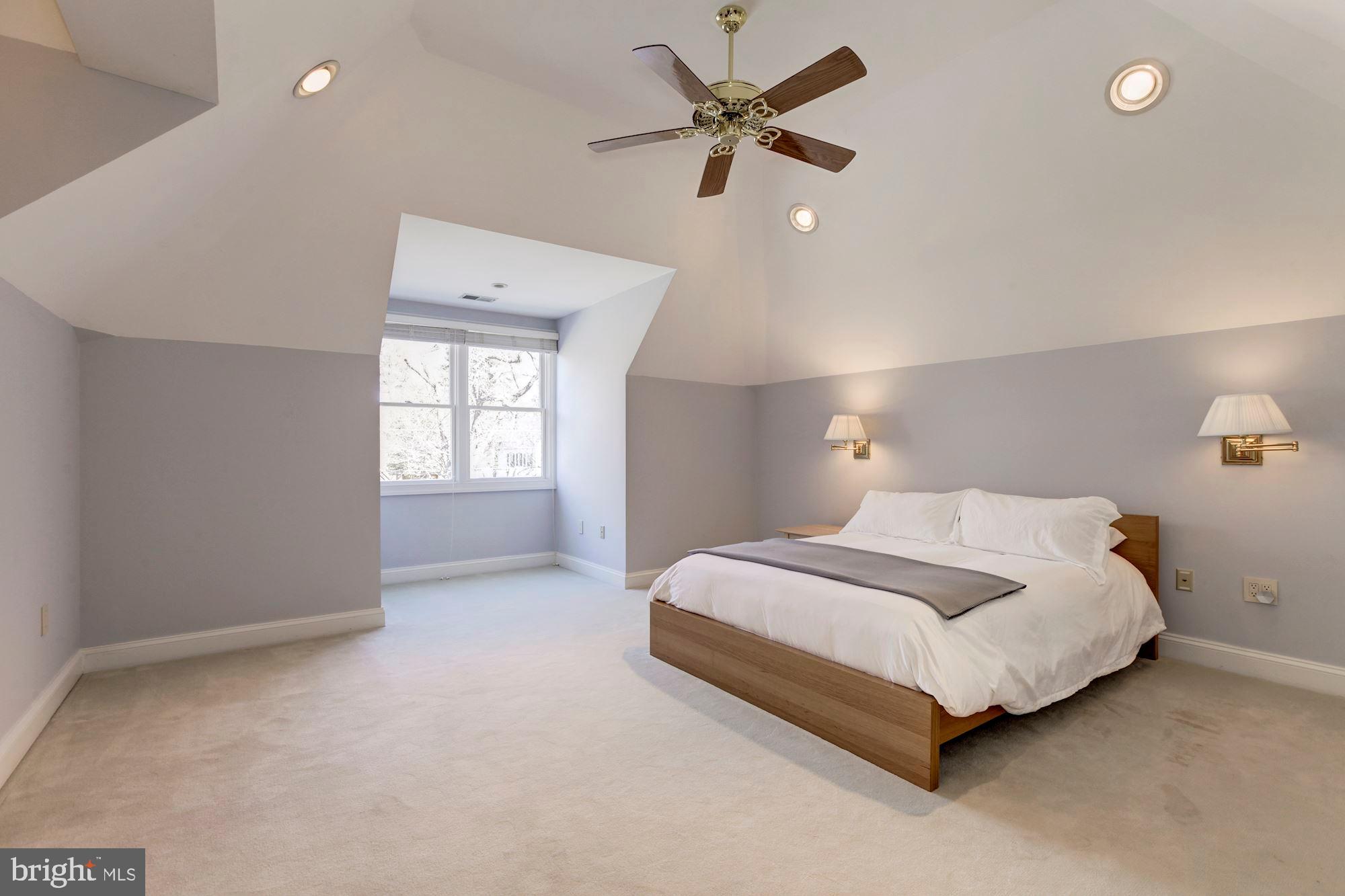 LUXMANOR - Residential