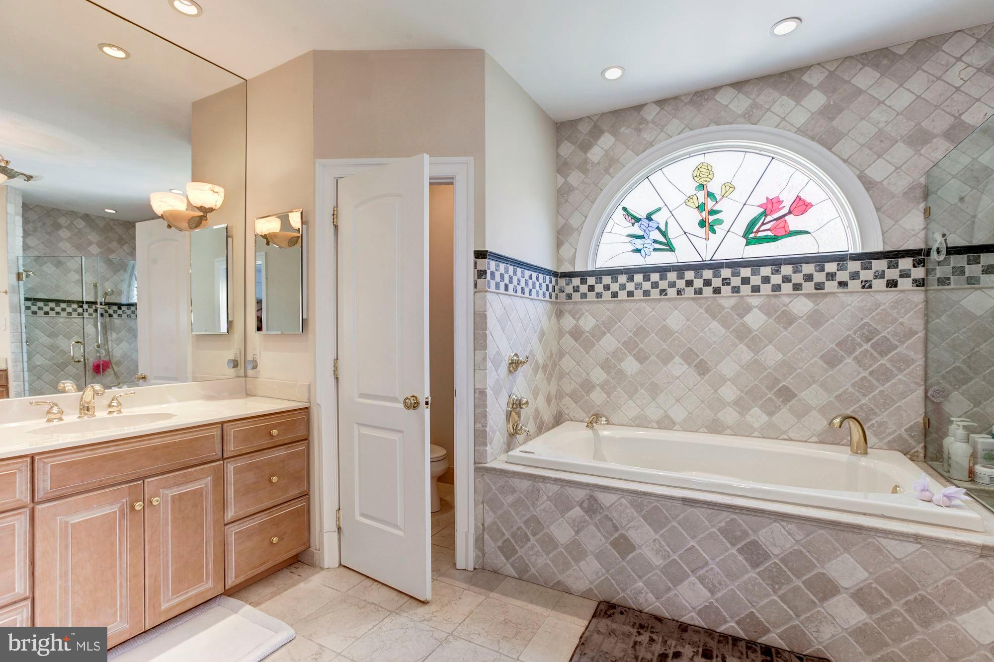 LUXMANOR - Residential