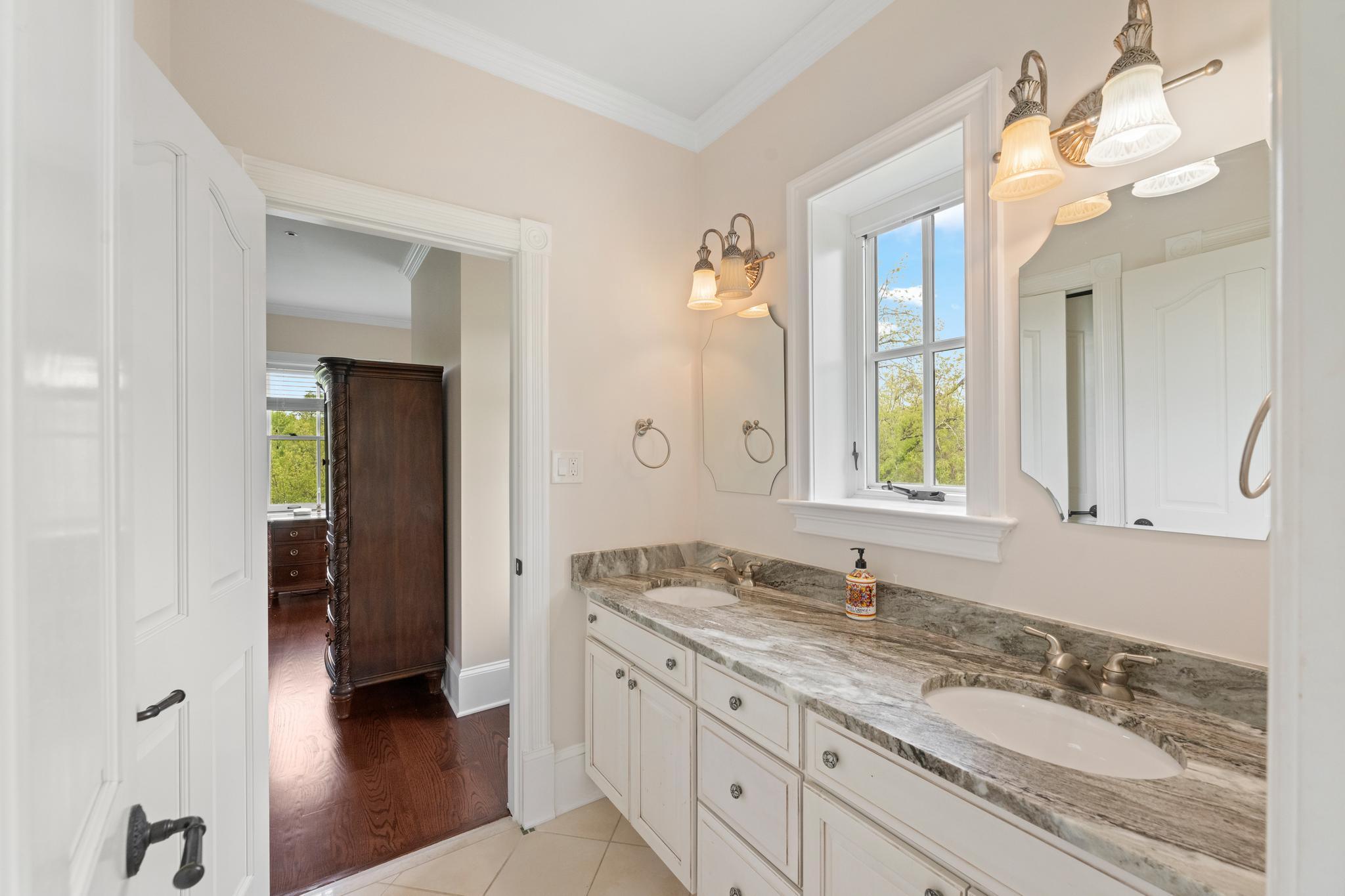 DOYLESTOWN - Residential