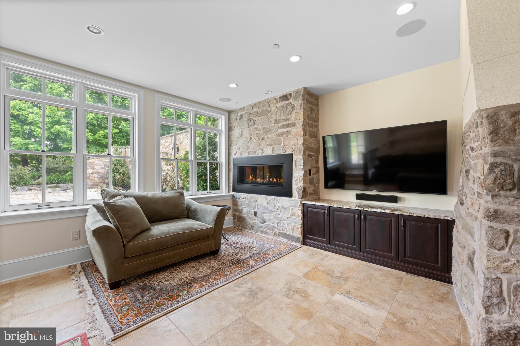 DOYLESTOWN - Residential