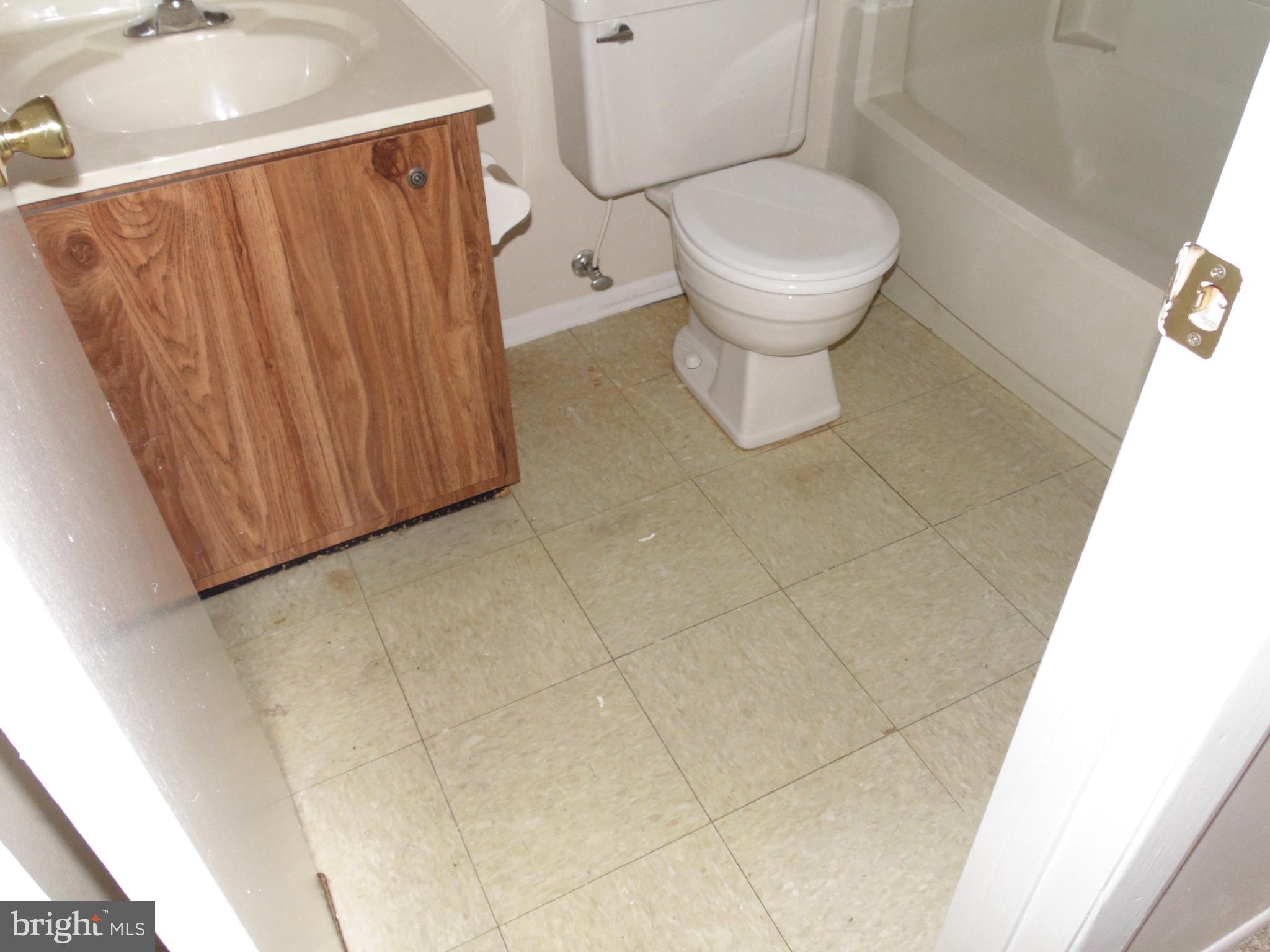 WHISPERING WOODS - Residential