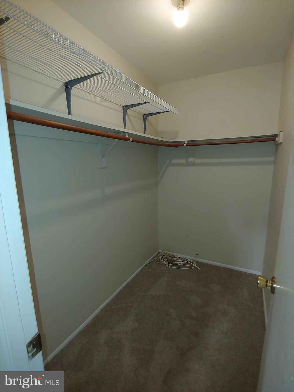 WHISPERING WOODS - Residential