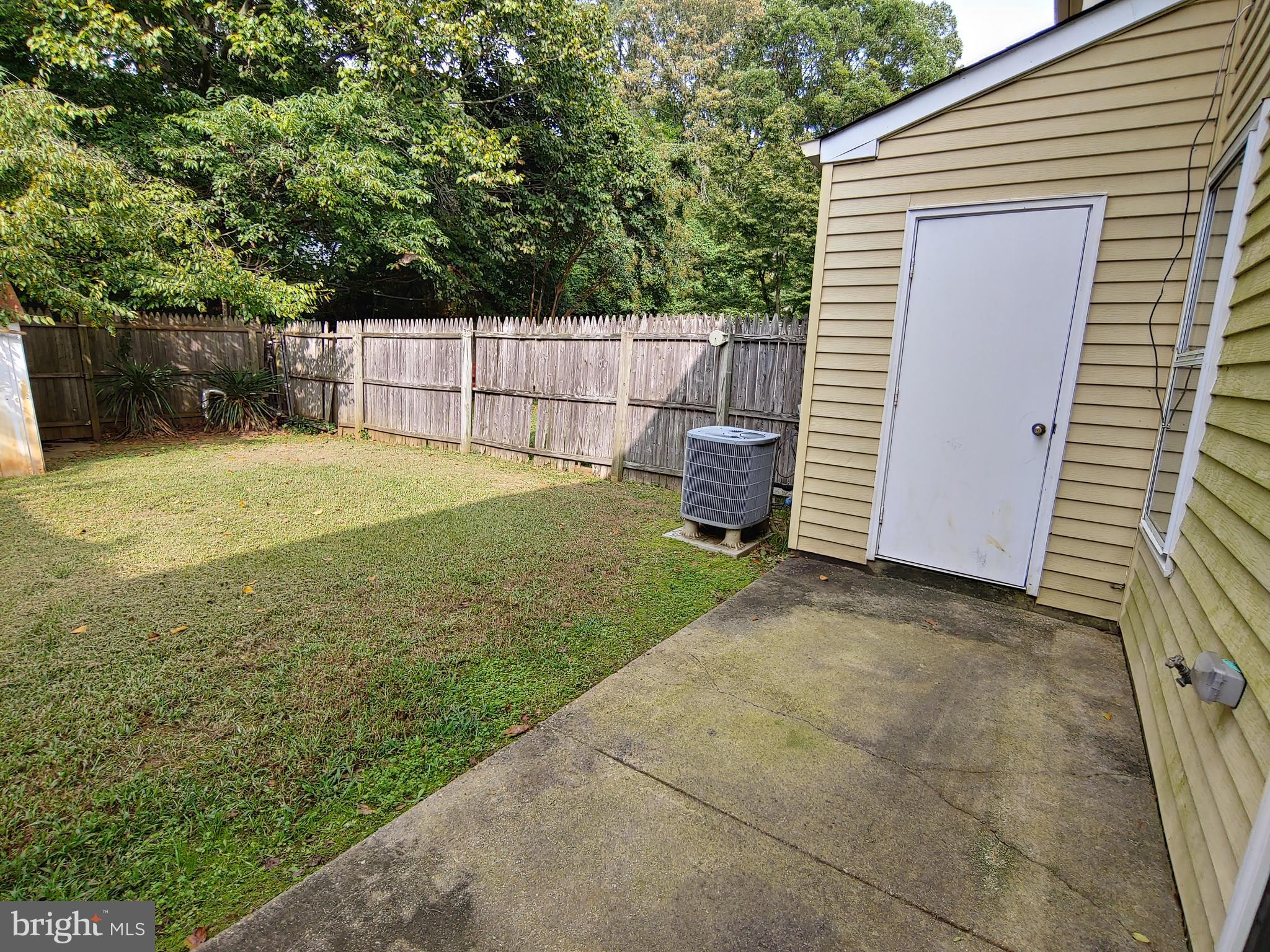 WHISPERING WOODS - Residential