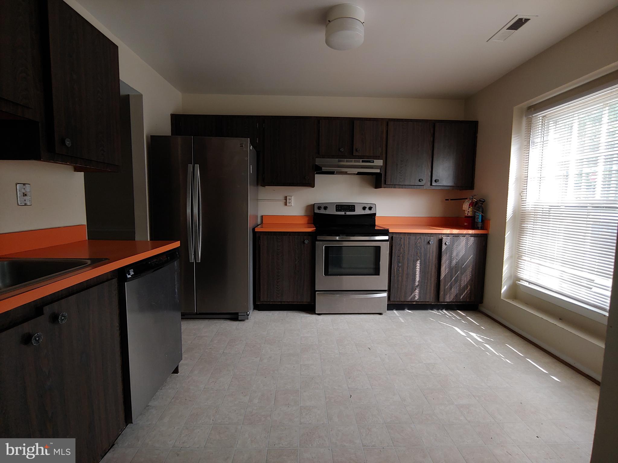 WHISPERING WOODS - Residential