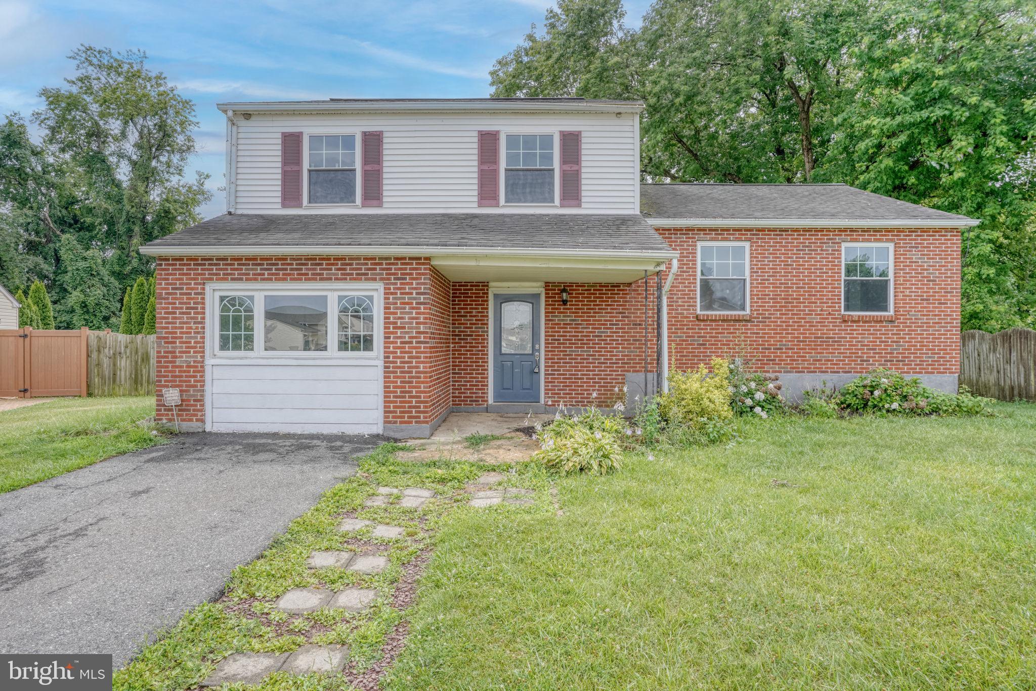 8 YORKTOWN ROAD