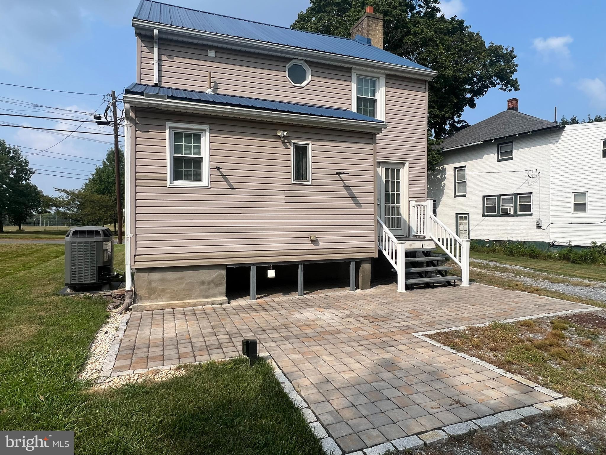 13 W OAK RIDGE DRIVE