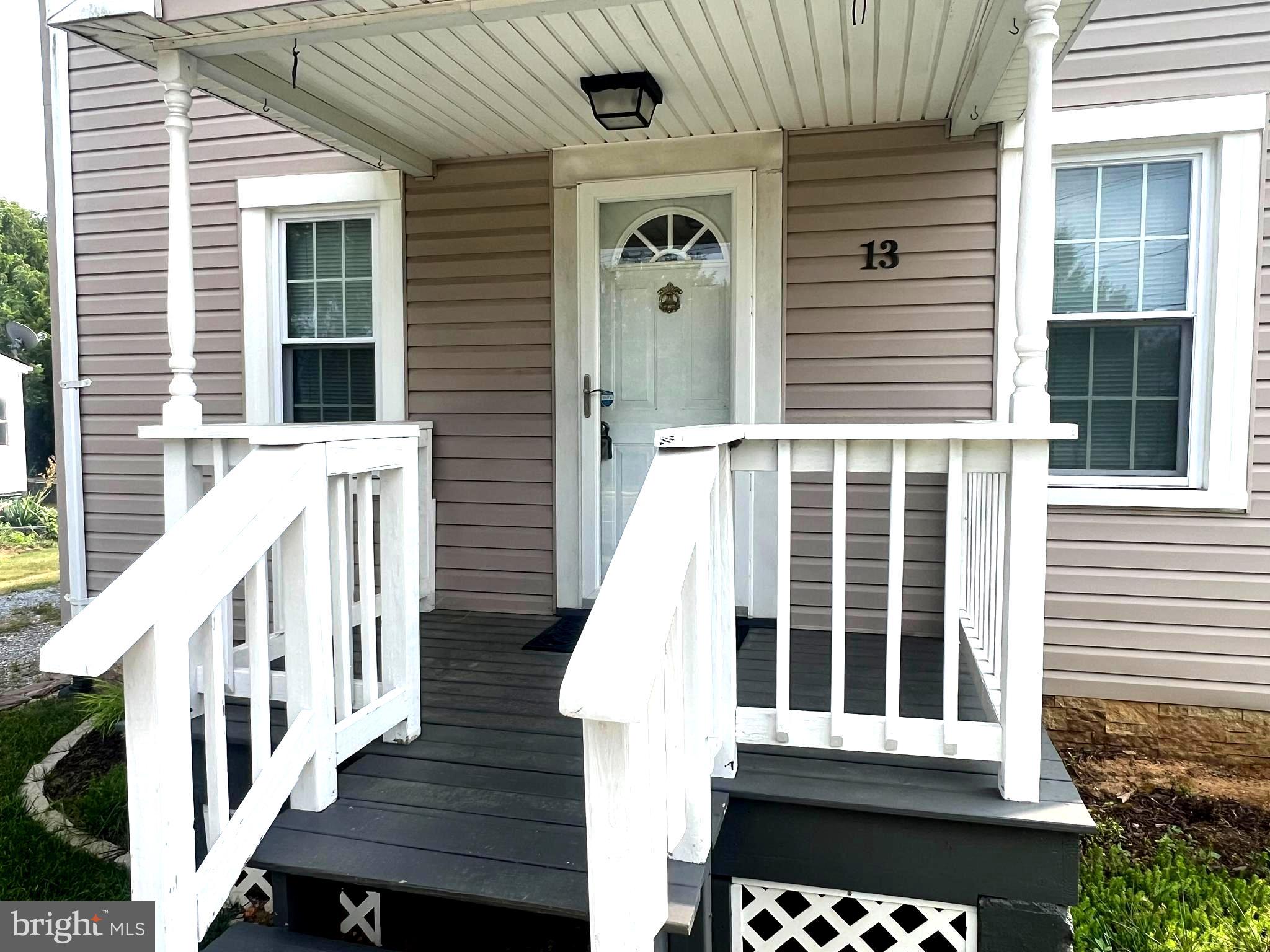 13 W OAK RIDGE DRIVE