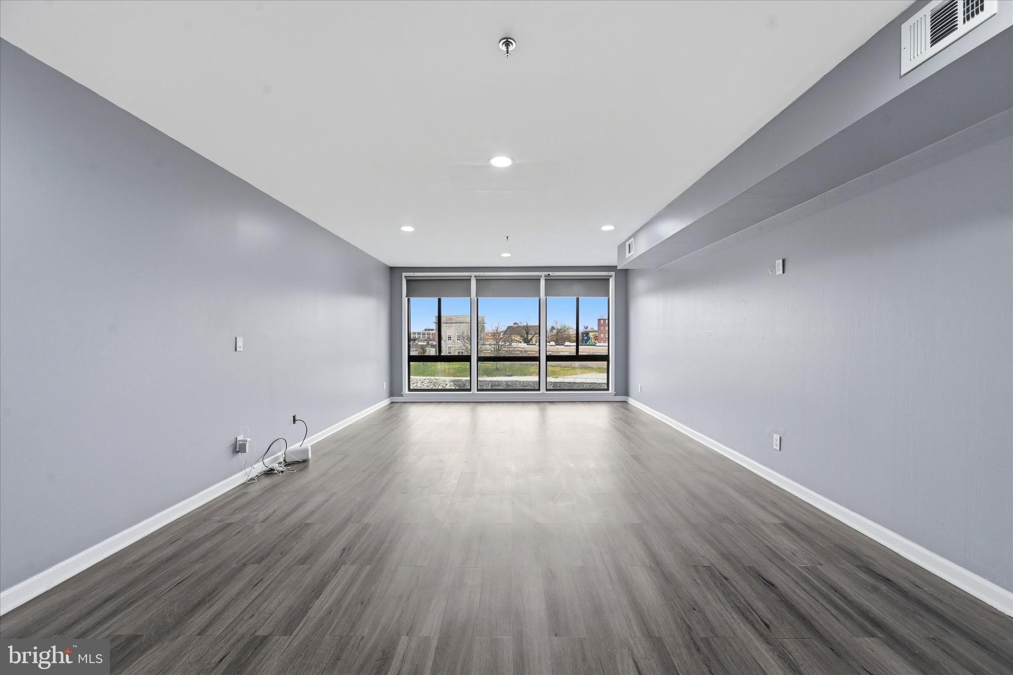 SUPERFINE LANE - Residential