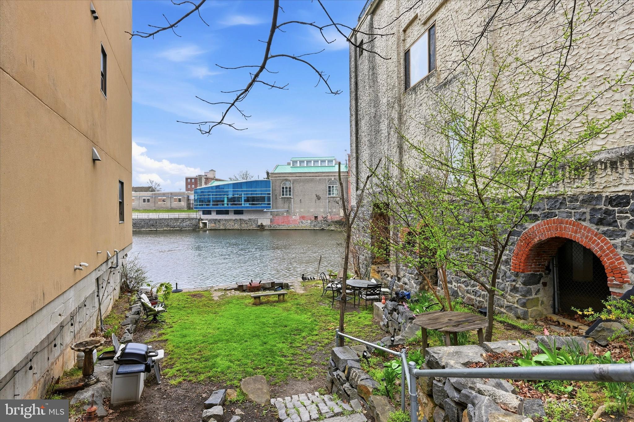 SUPERFINE LANE - Residential