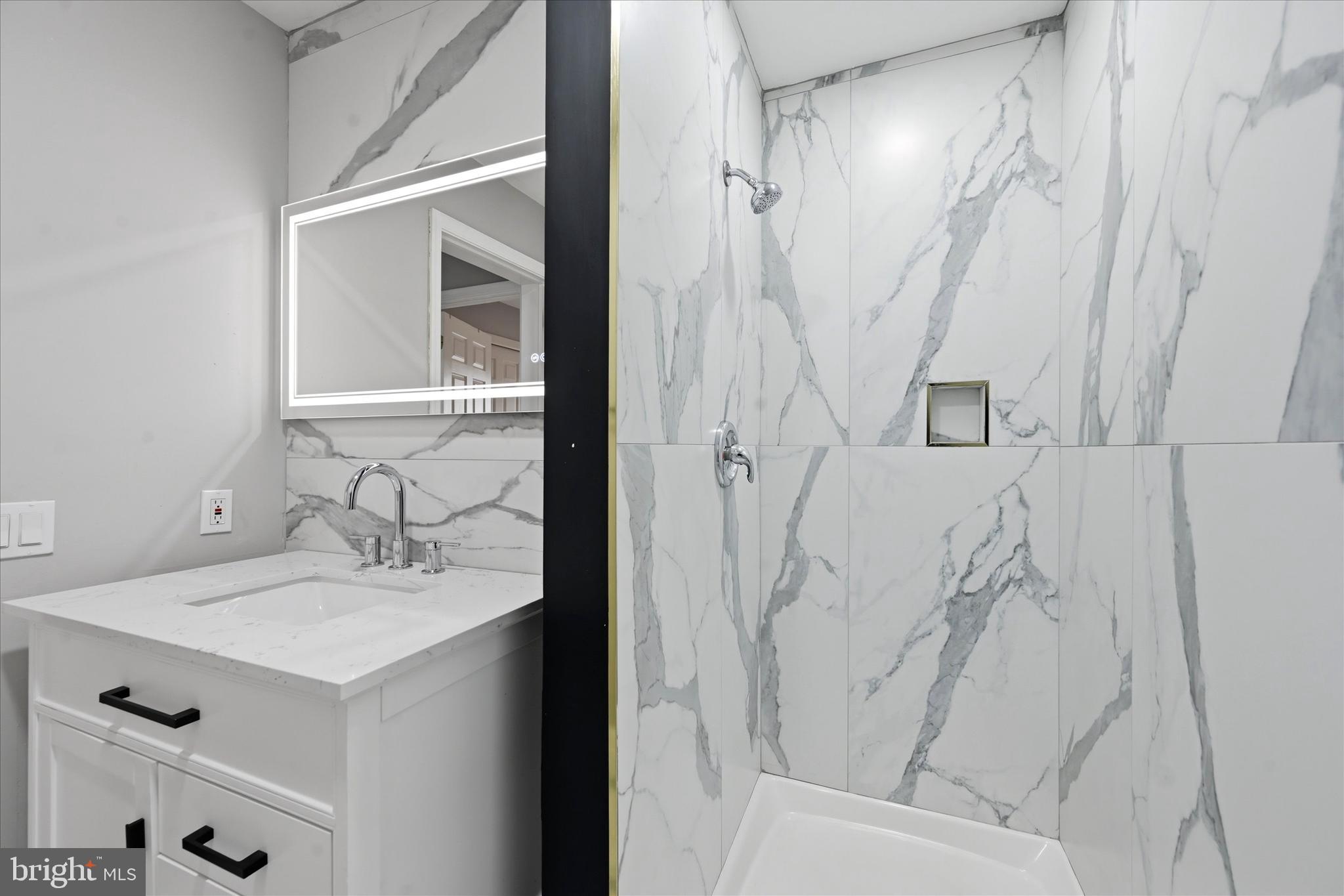 SUPERFINE LANE - Residential