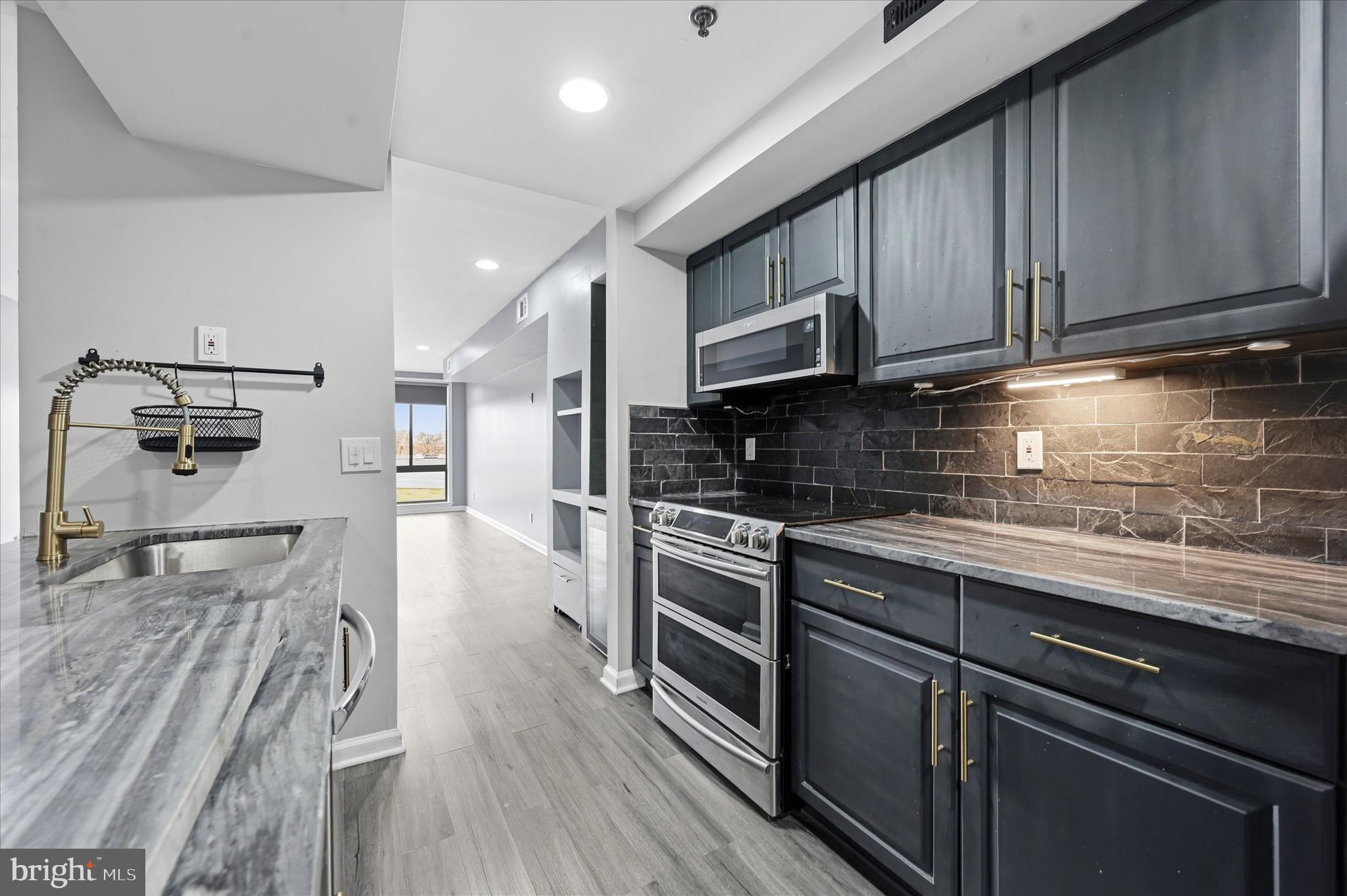 SUPERFINE LANE - Residential