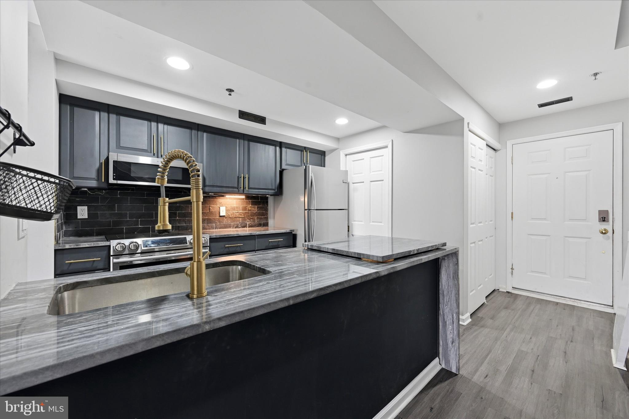 SUPERFINE LANE - Residential