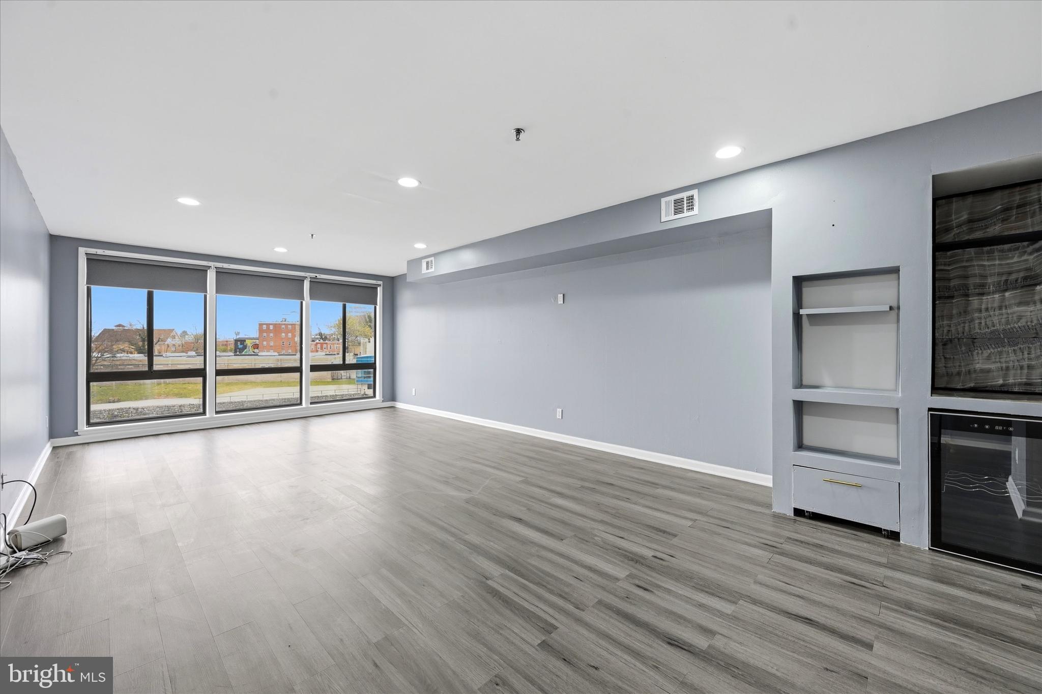 SUPERFINE LANE - Residential