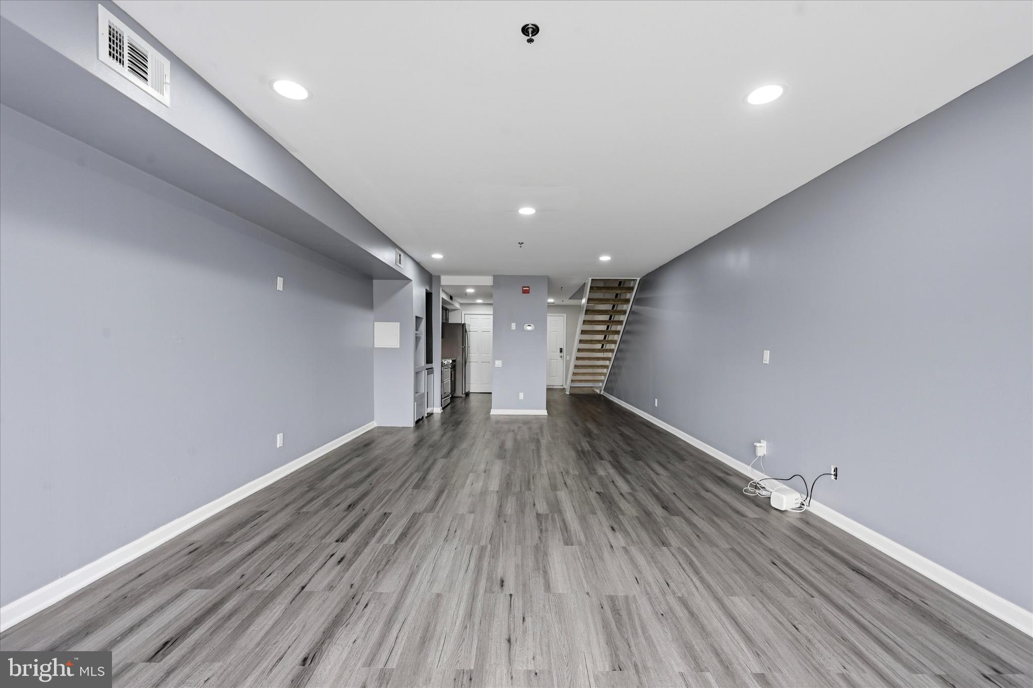 SUPERFINE LANE - Residential