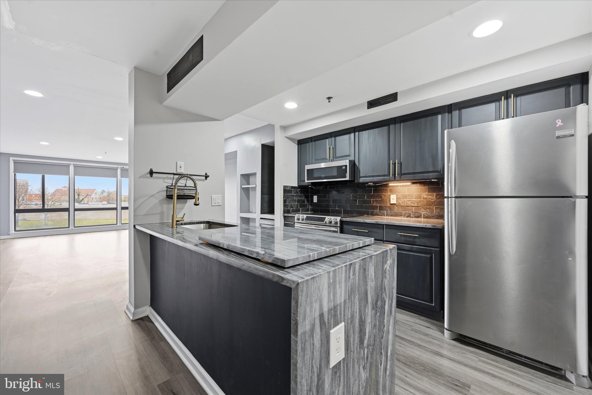 SUPERFINE LANE - Residential