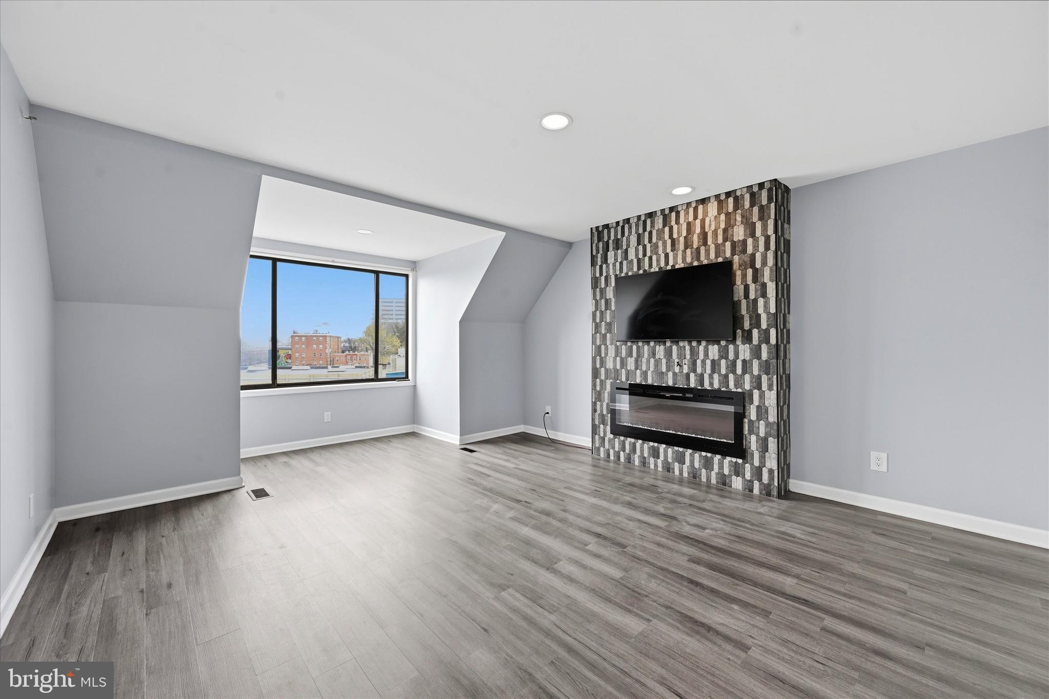 SUPERFINE LANE - Residential