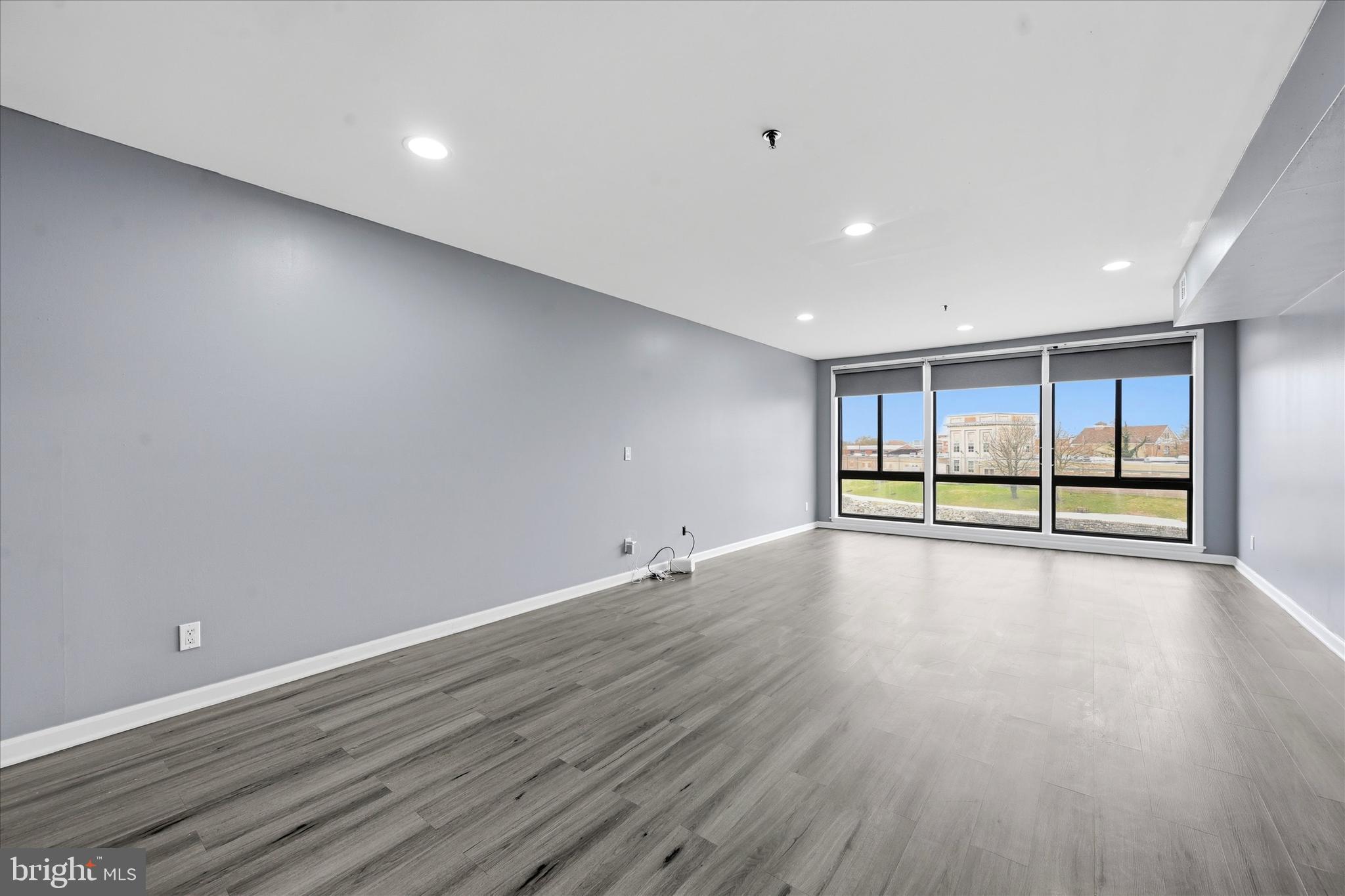 SUPERFINE LANE - Residential