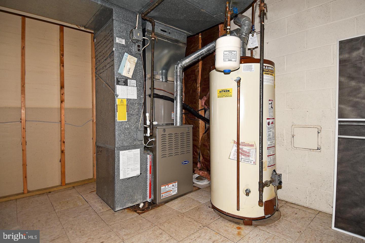 TIMBERLY SOUTH - Residential Lease